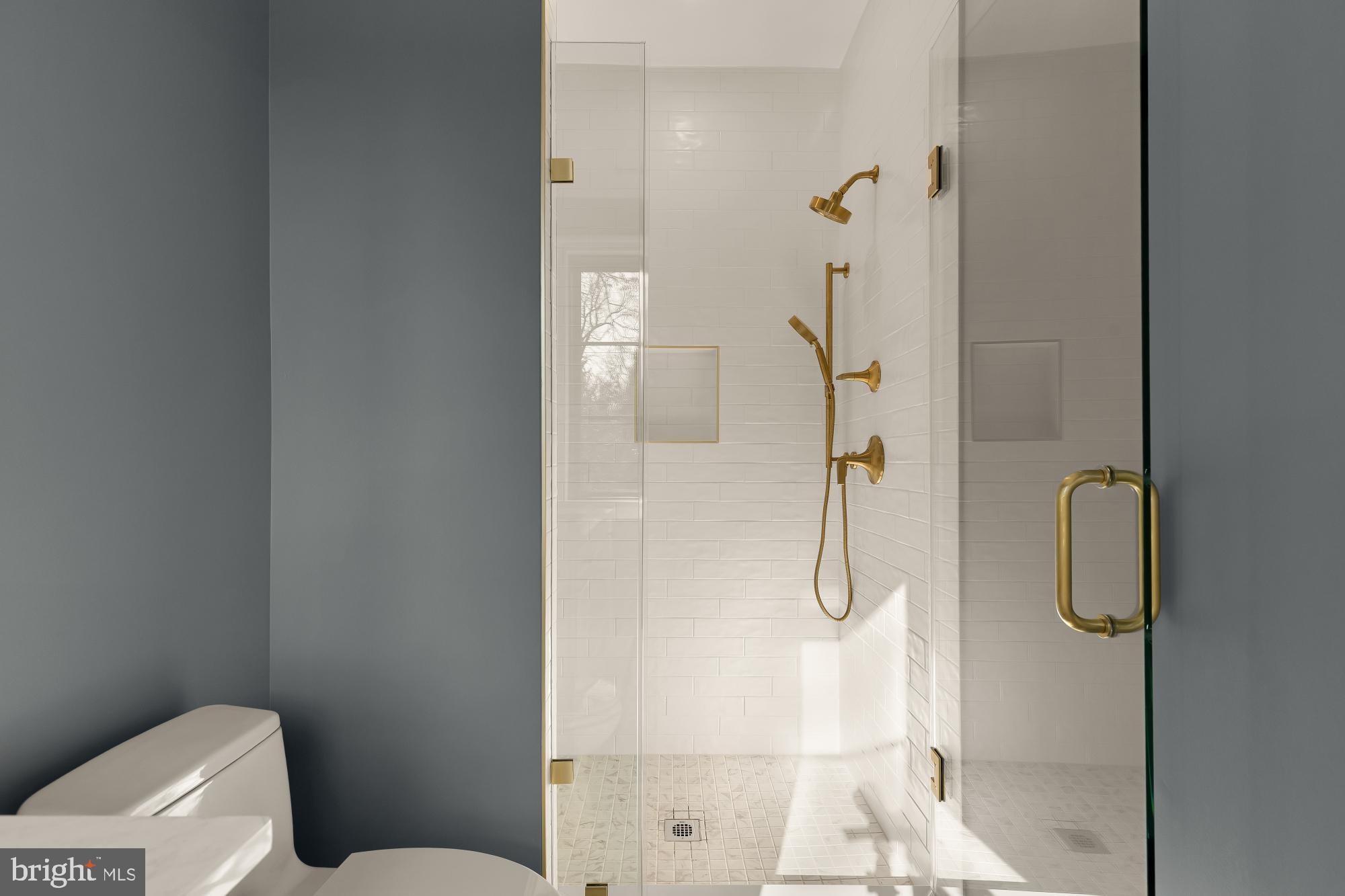 FOREST HILLS - Residential