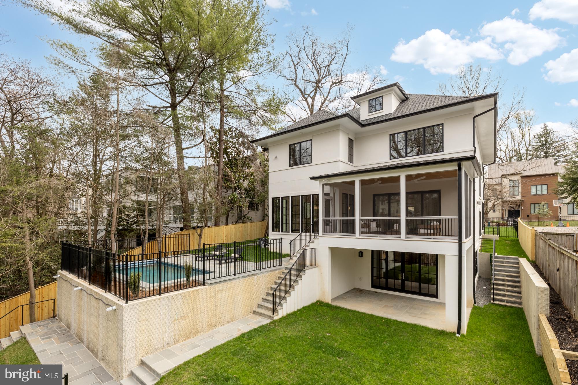 FOREST HILLS - Residential