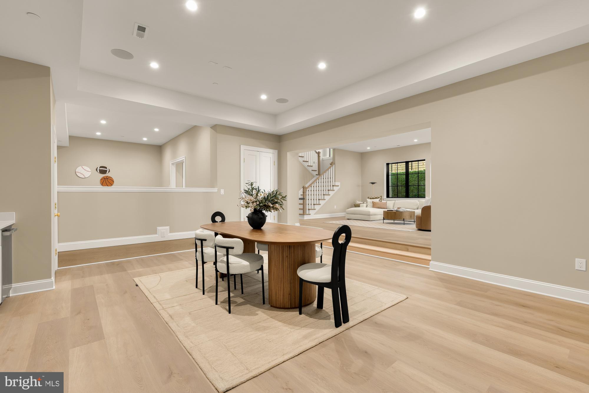 FOREST HILLS - Residential