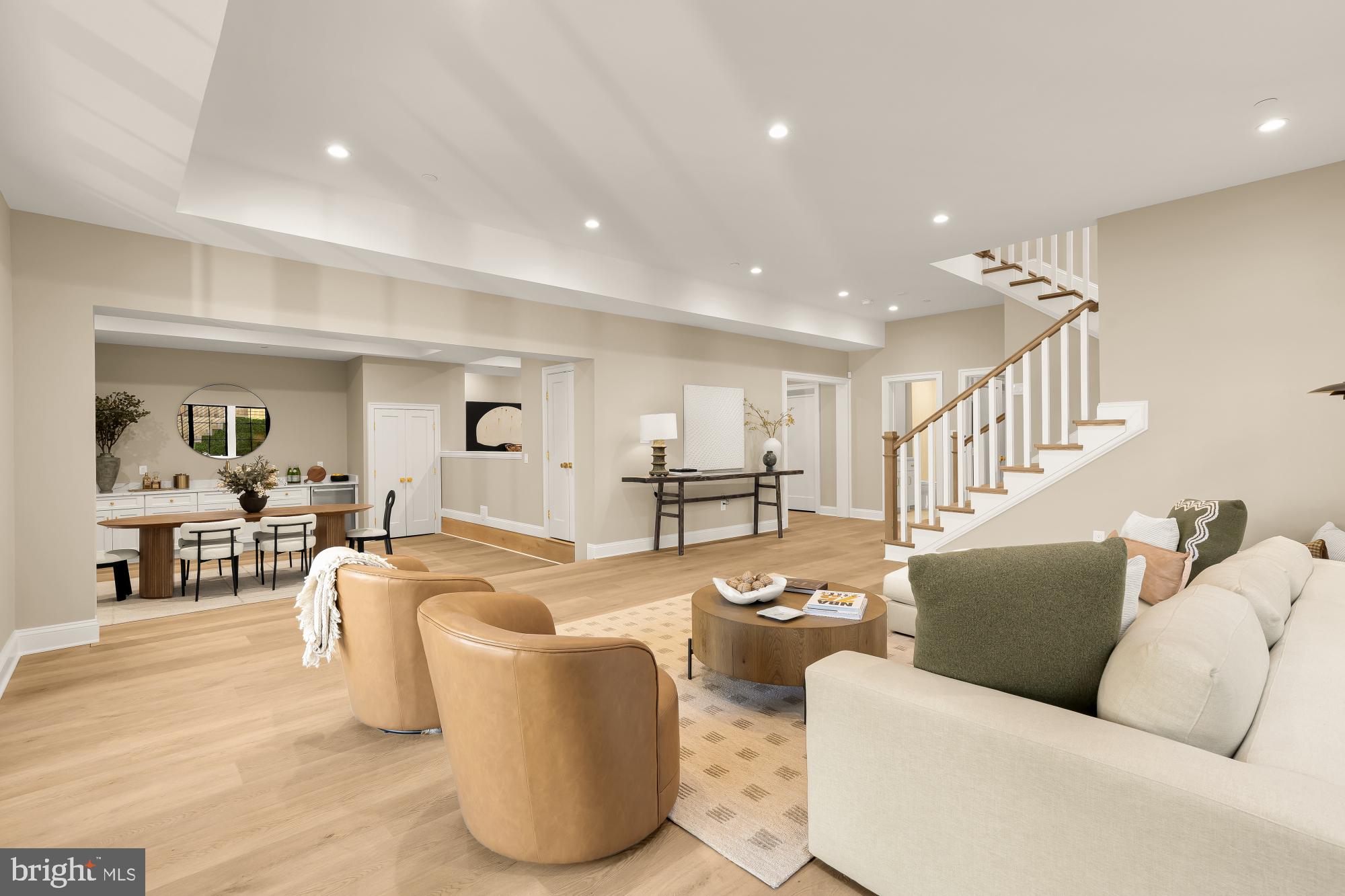 FOREST HILLS - Residential