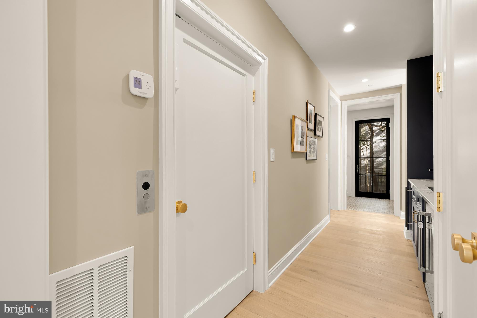 FOREST HILLS - Residential