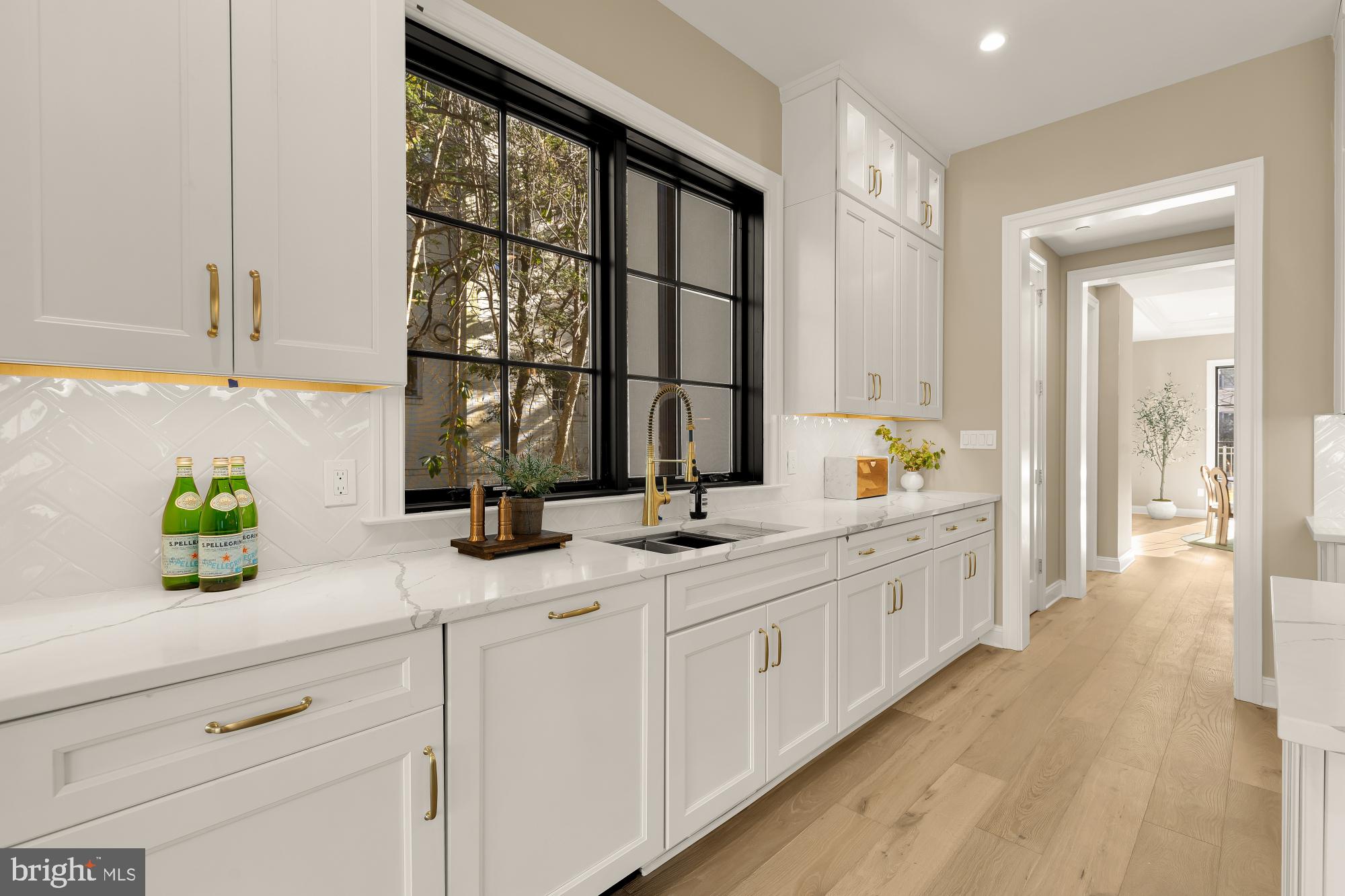 FOREST HILLS - Residential