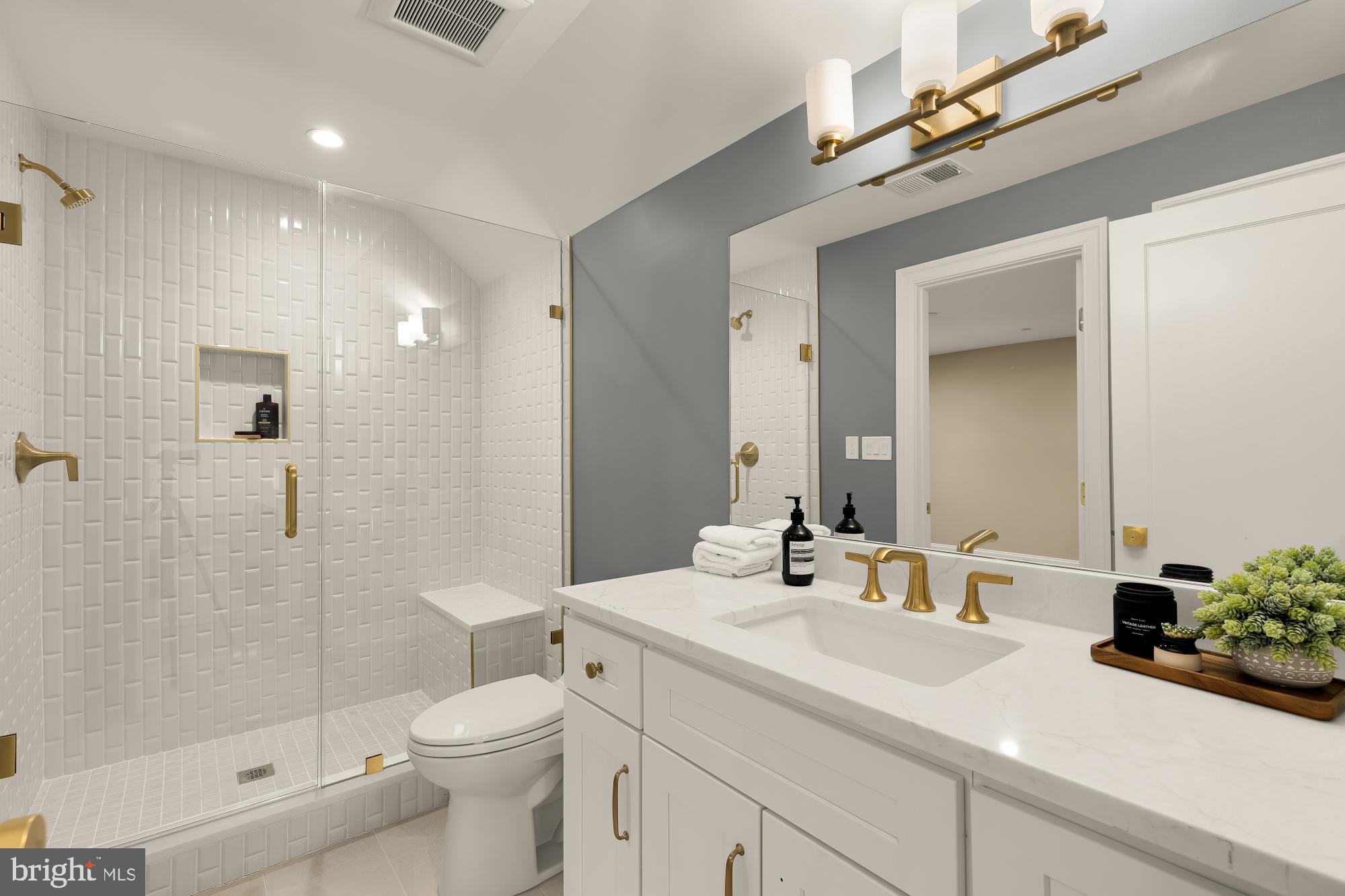 FOREST HILLS - Residential
