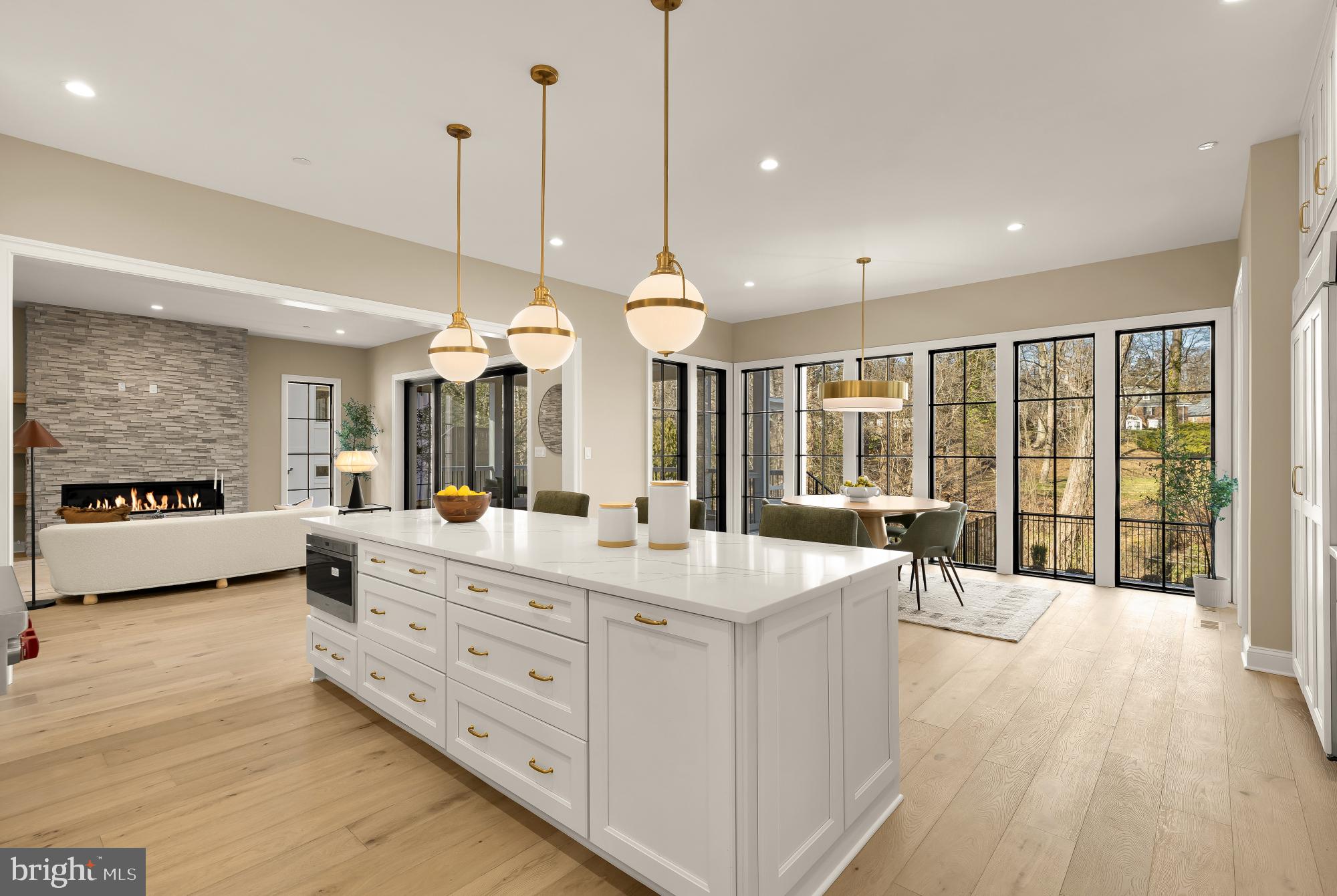 FOREST HILLS - Residential