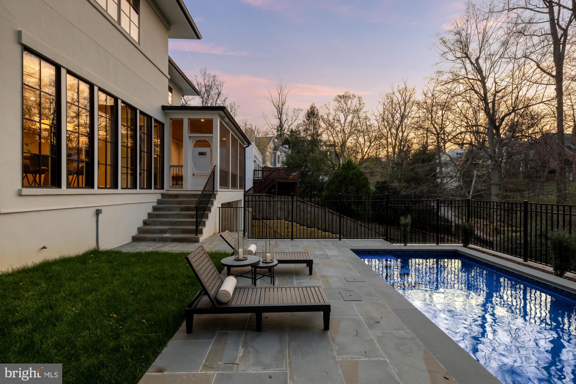 FOREST HILLS - Residential