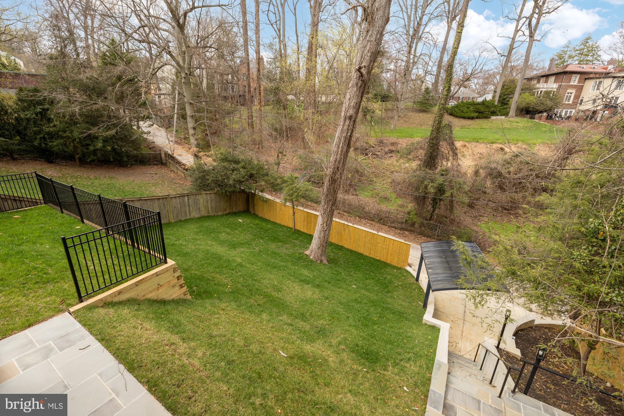 FOREST HILLS - Residential