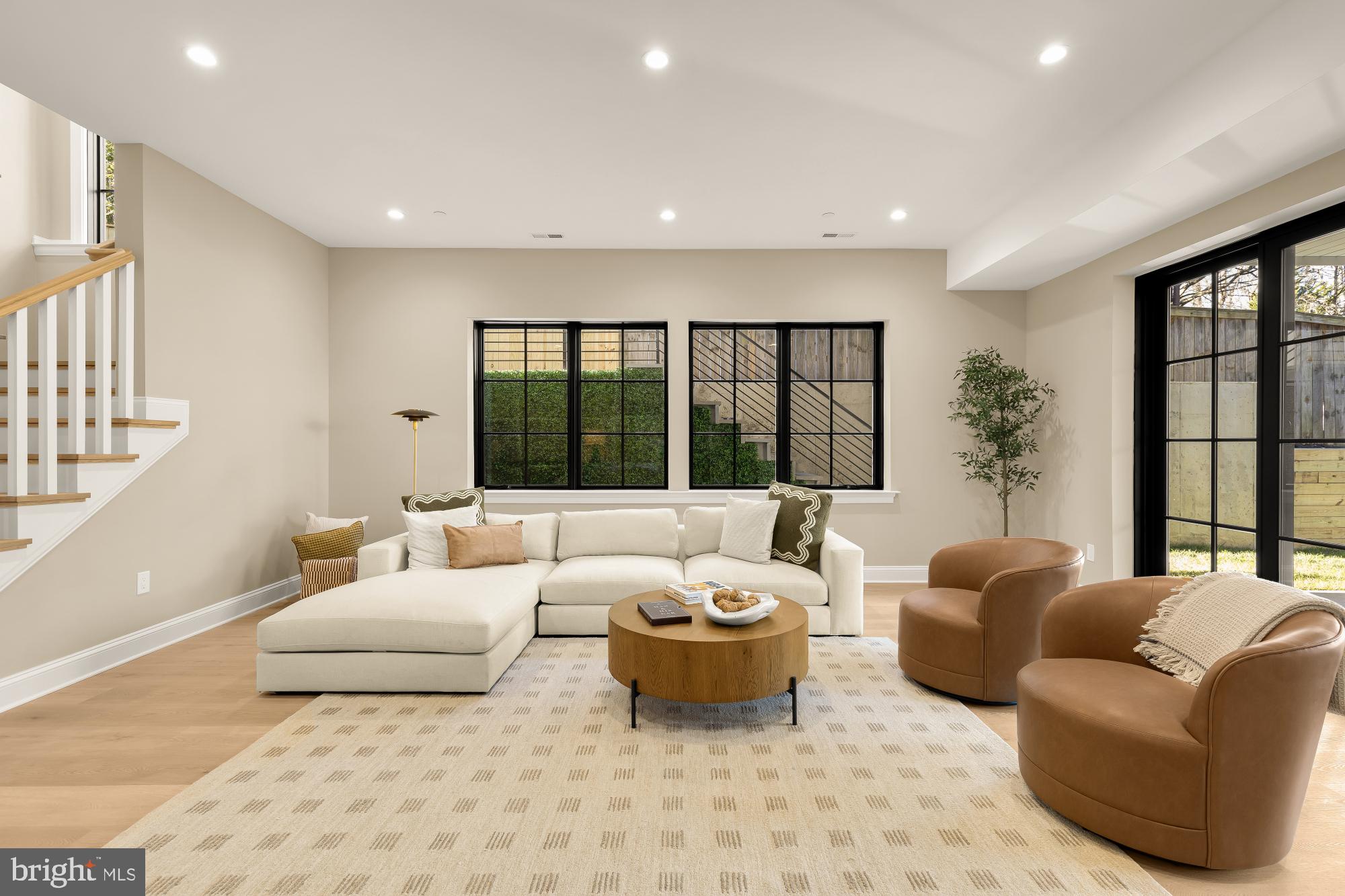 FOREST HILLS - Residential