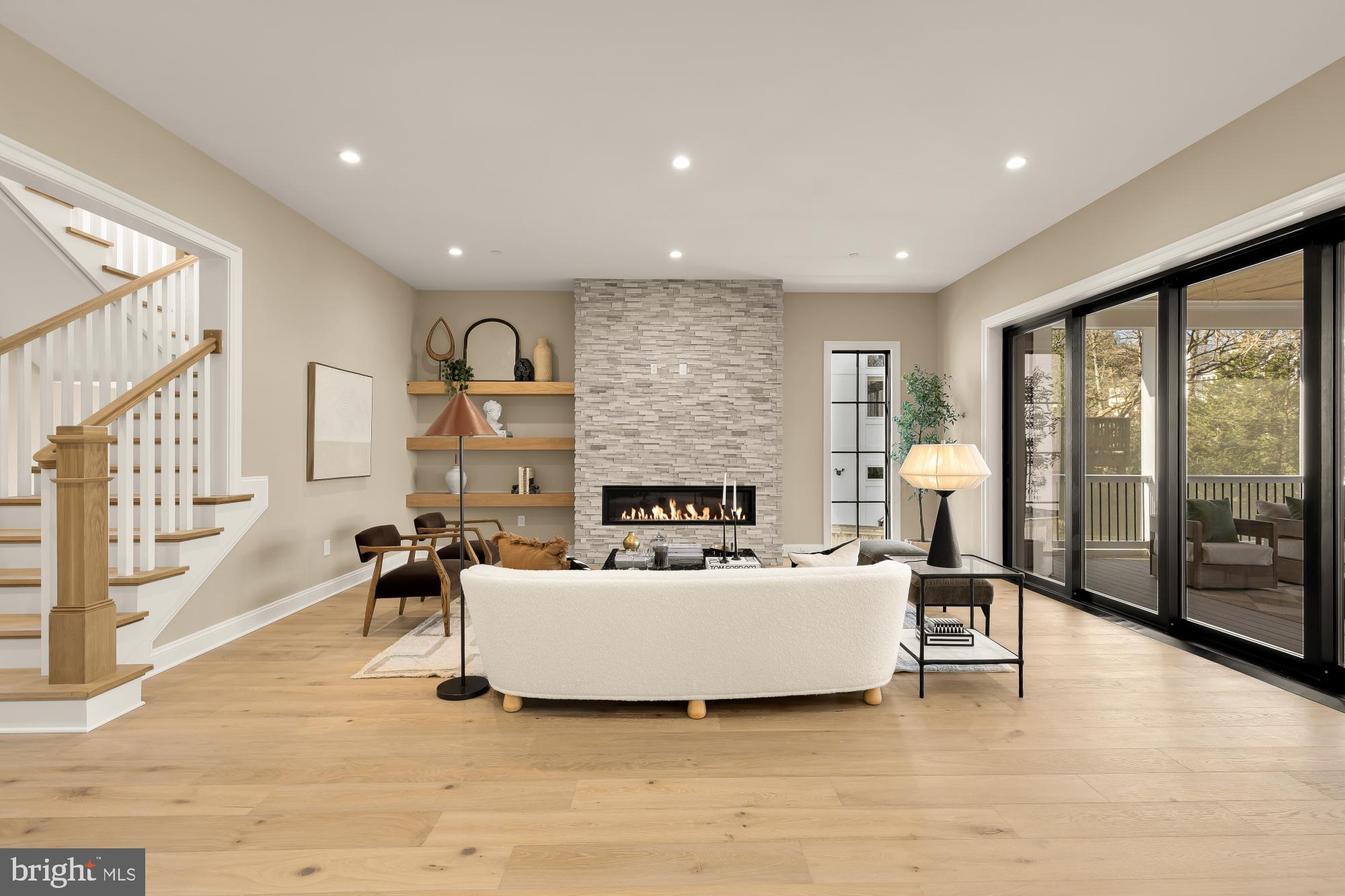 FOREST HILLS - Residential