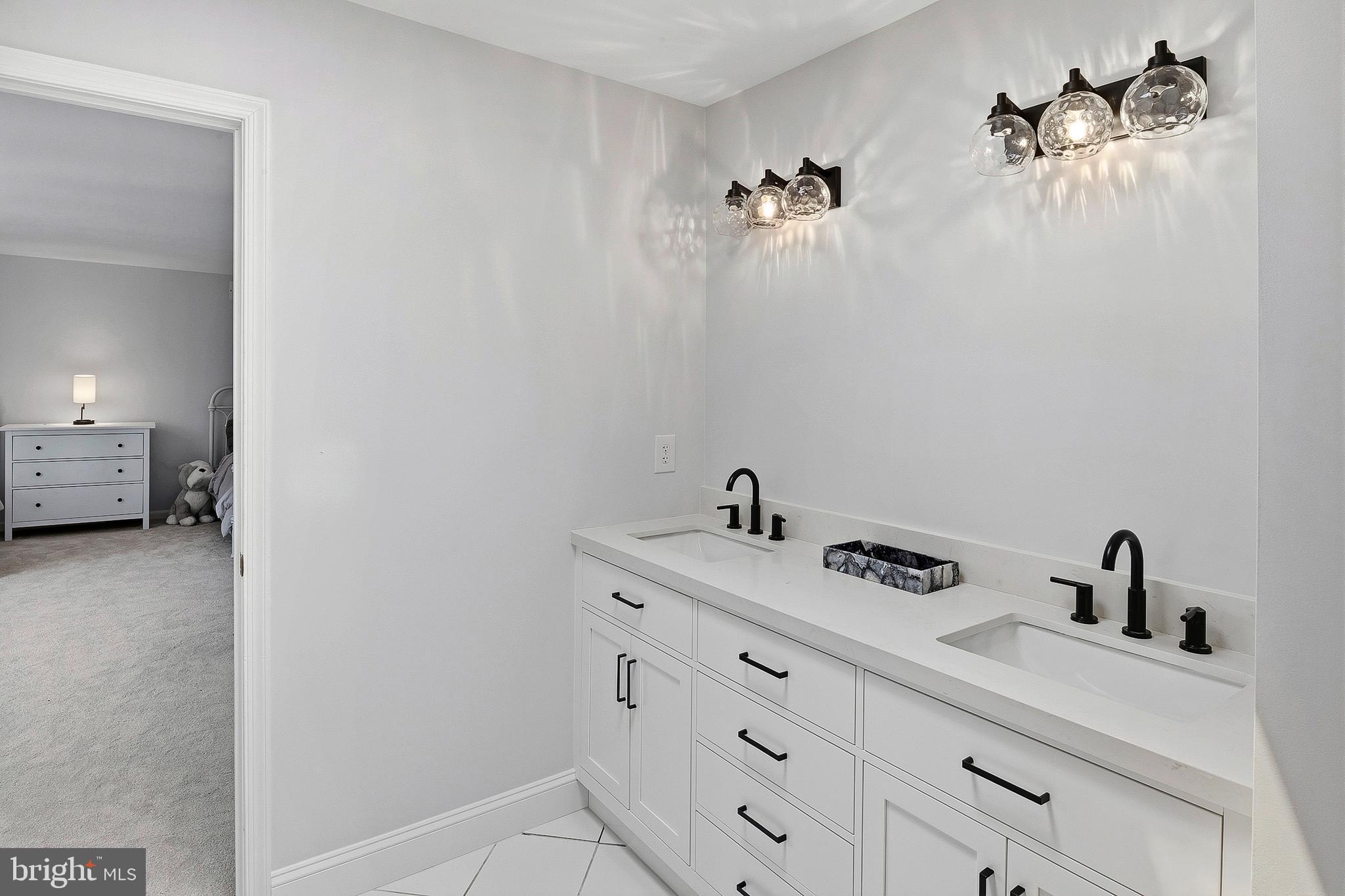 ASHTON OAKS - Residential