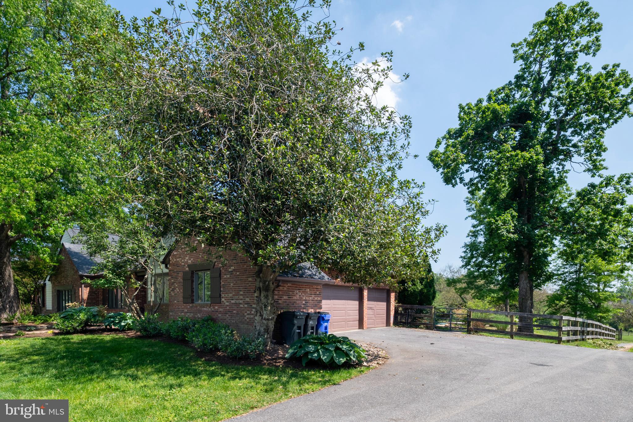 ASHTON OAKS - Residential