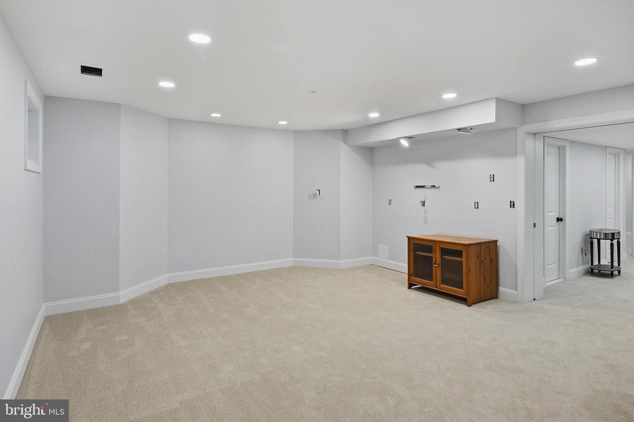 ASHTON OAKS - Residential