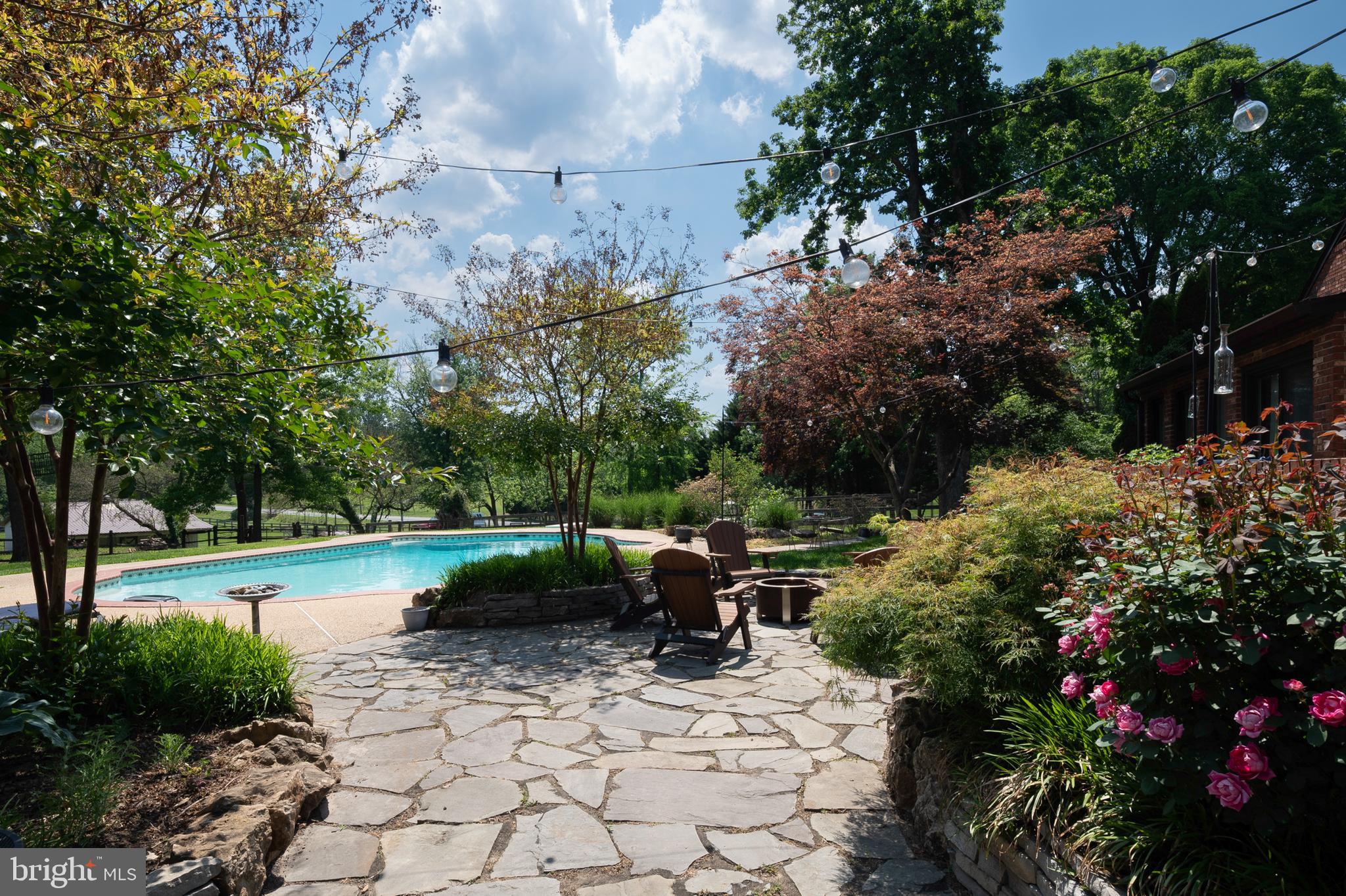 ASHTON OAKS - Residential