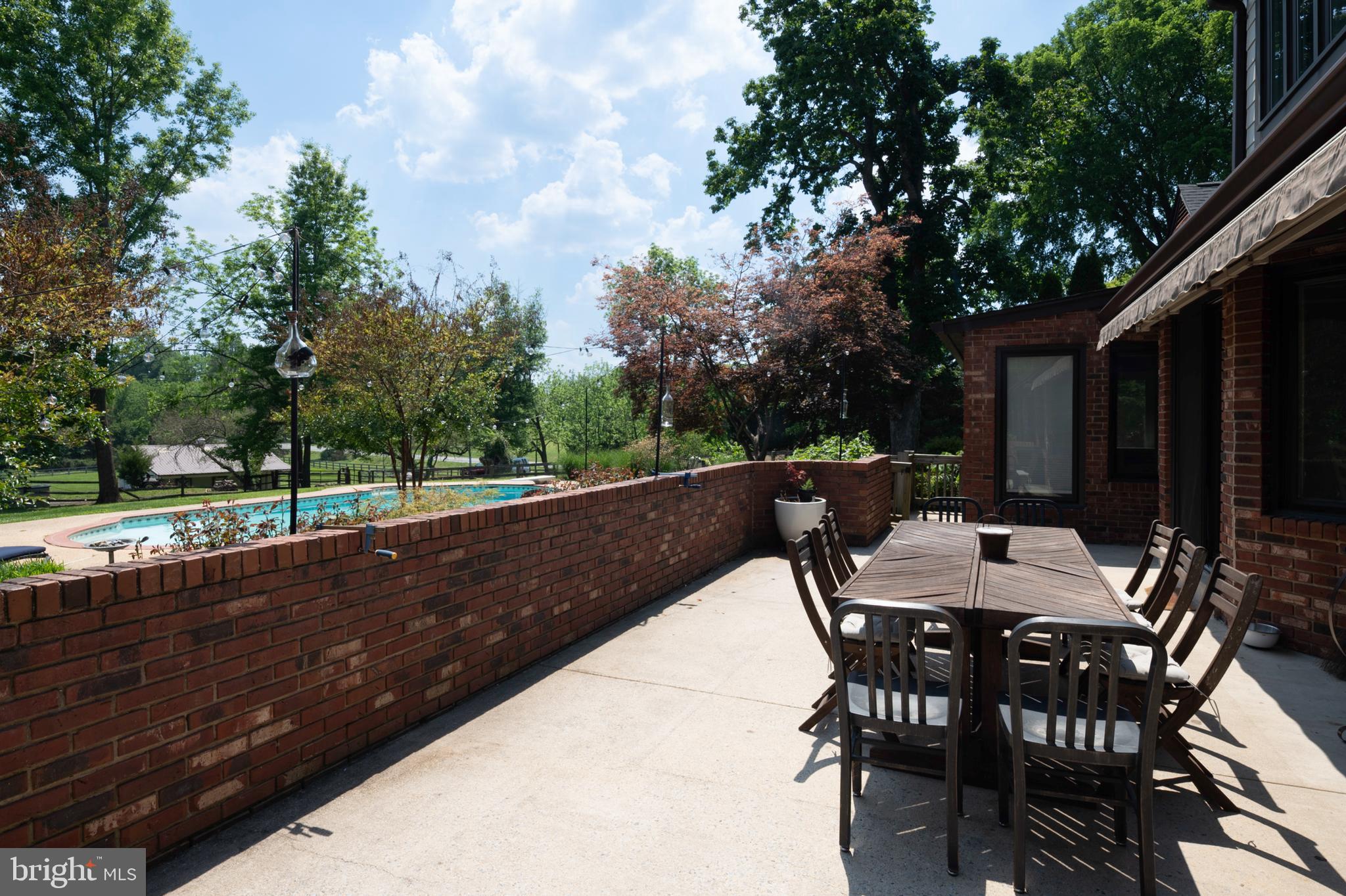 ASHTON OAKS - Residential