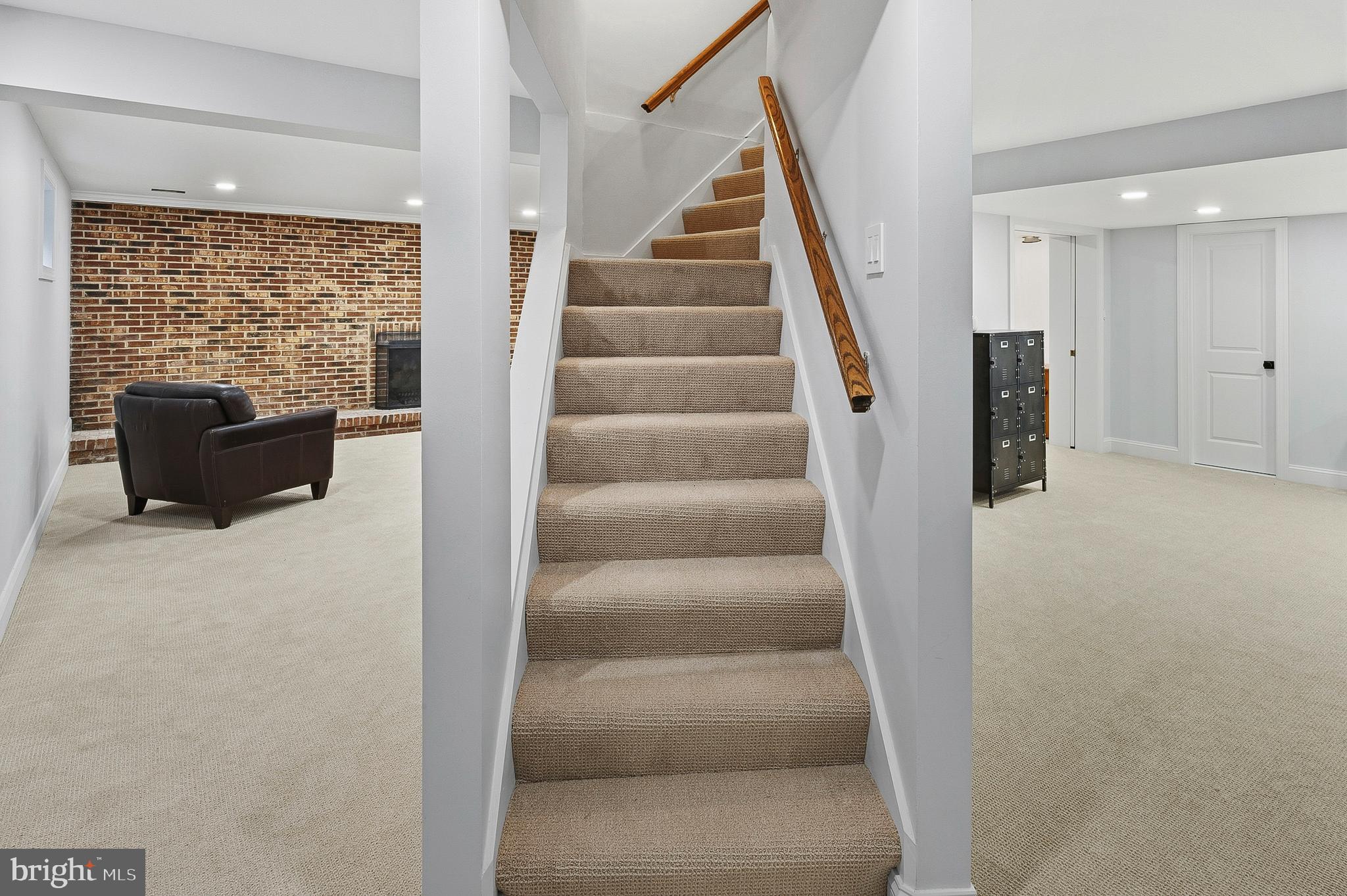 ASHTON OAKS - Residential
