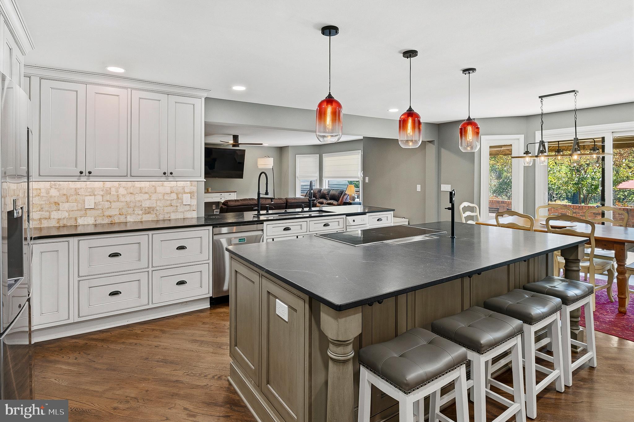 ASHTON OAKS - Residential