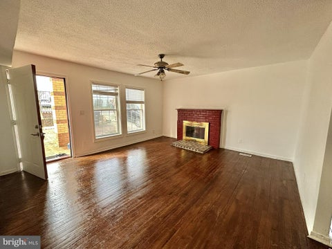 Homes For Rent - 2015 S Lincoln Street<br/> ARLINGTON, VA 22204