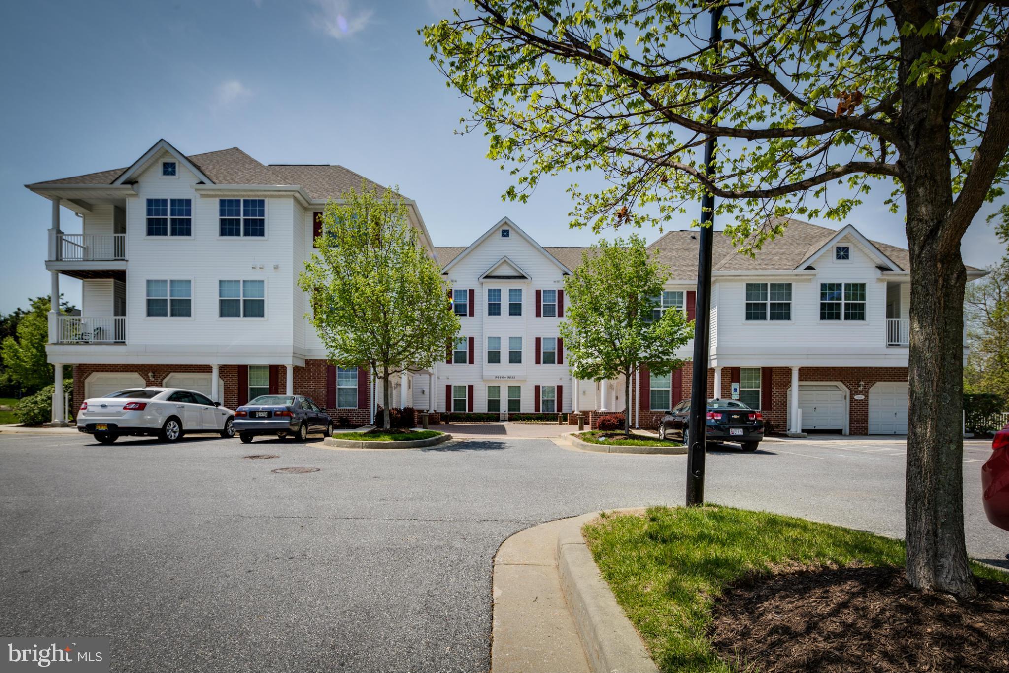 HOLLINGTON AT THE POINTE - Residential