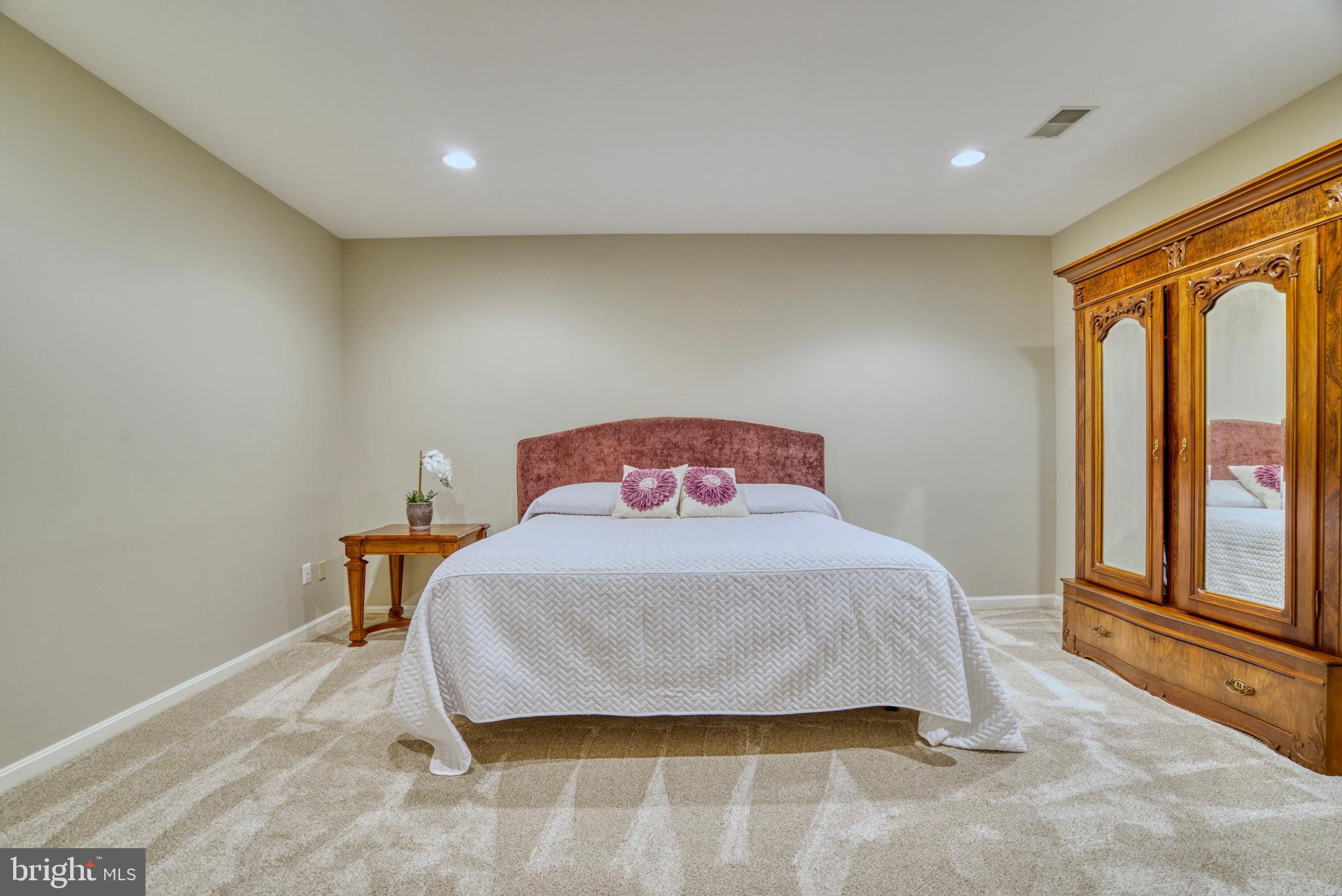 WOODLAND ESTATES - Residential