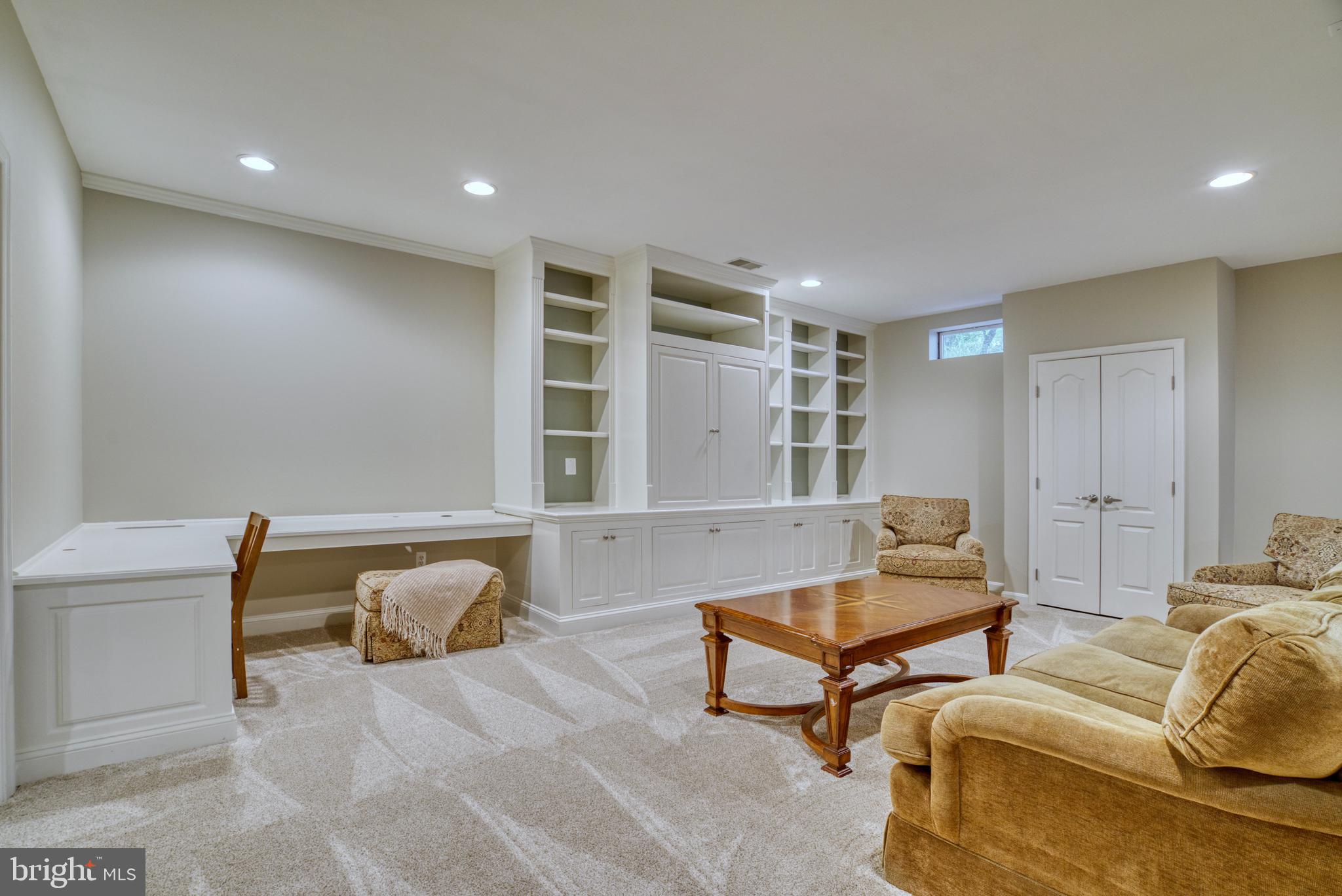 WOODLAND ESTATES - Residential