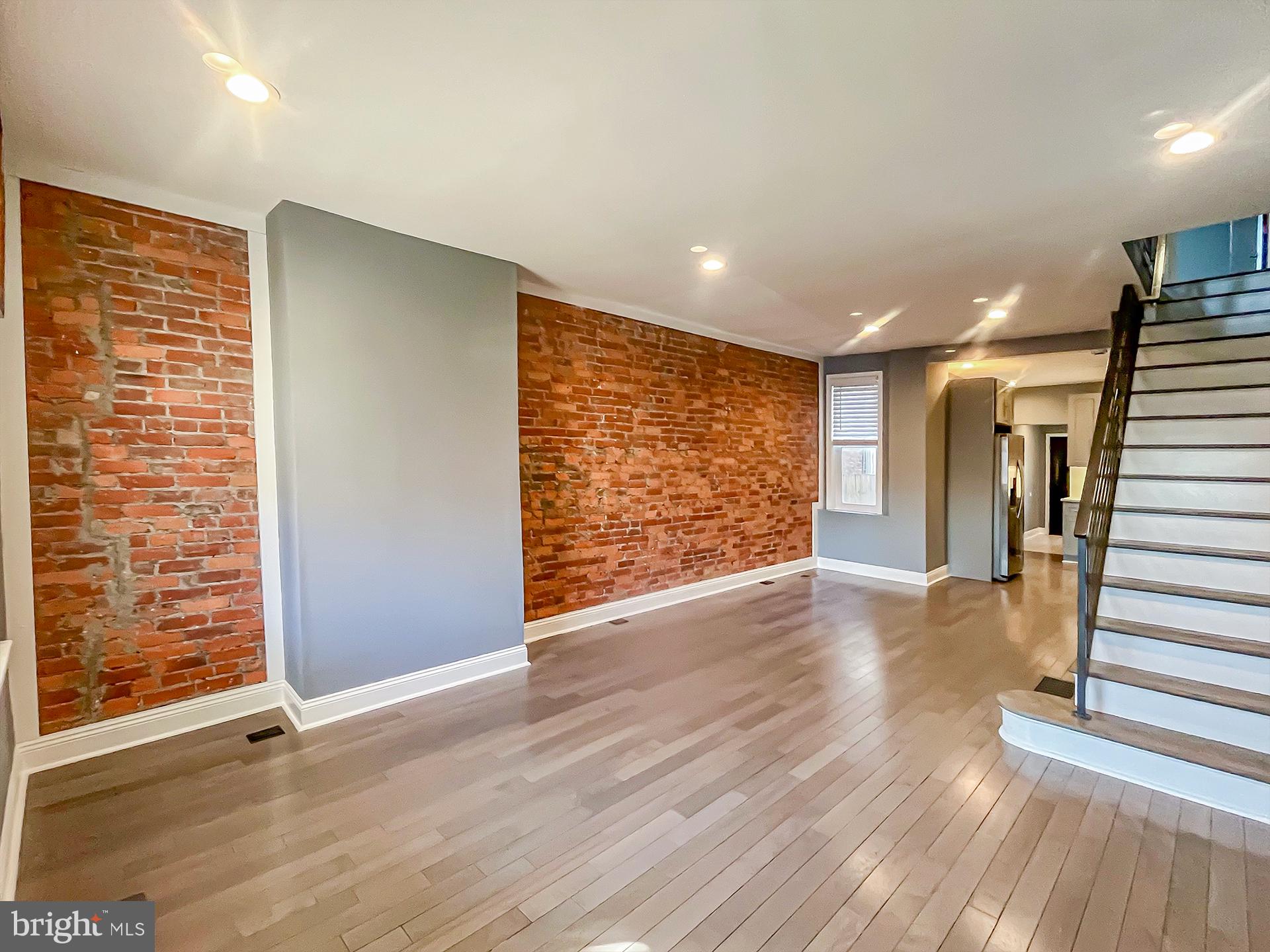 PORT RICHMOND - Residential Lease