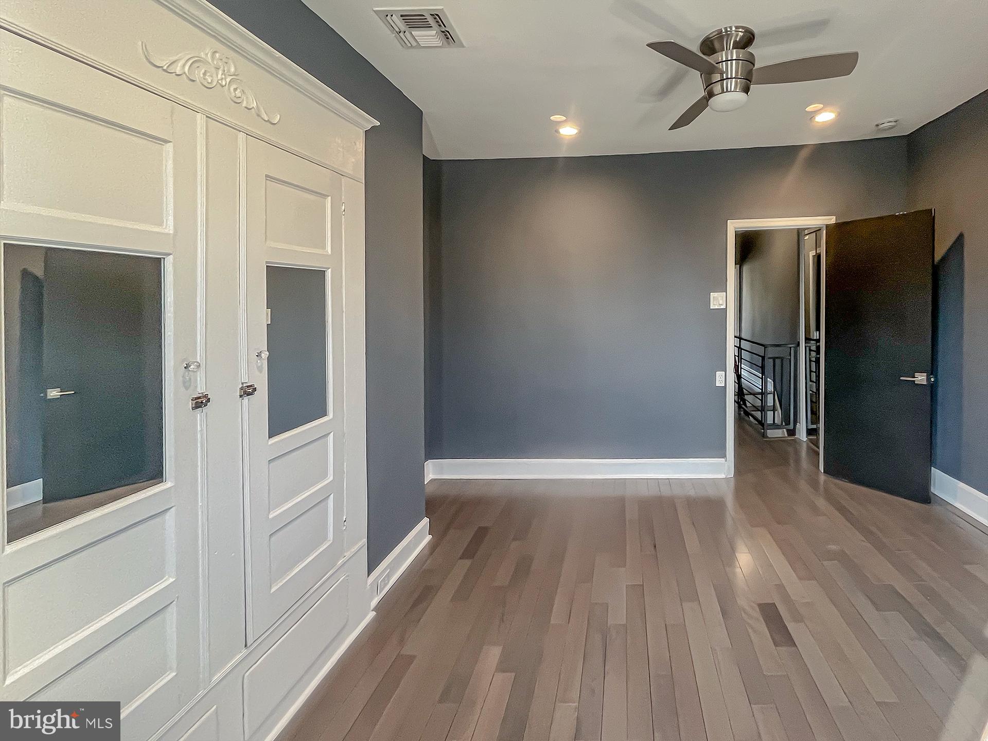 PORT RICHMOND - Residential Lease