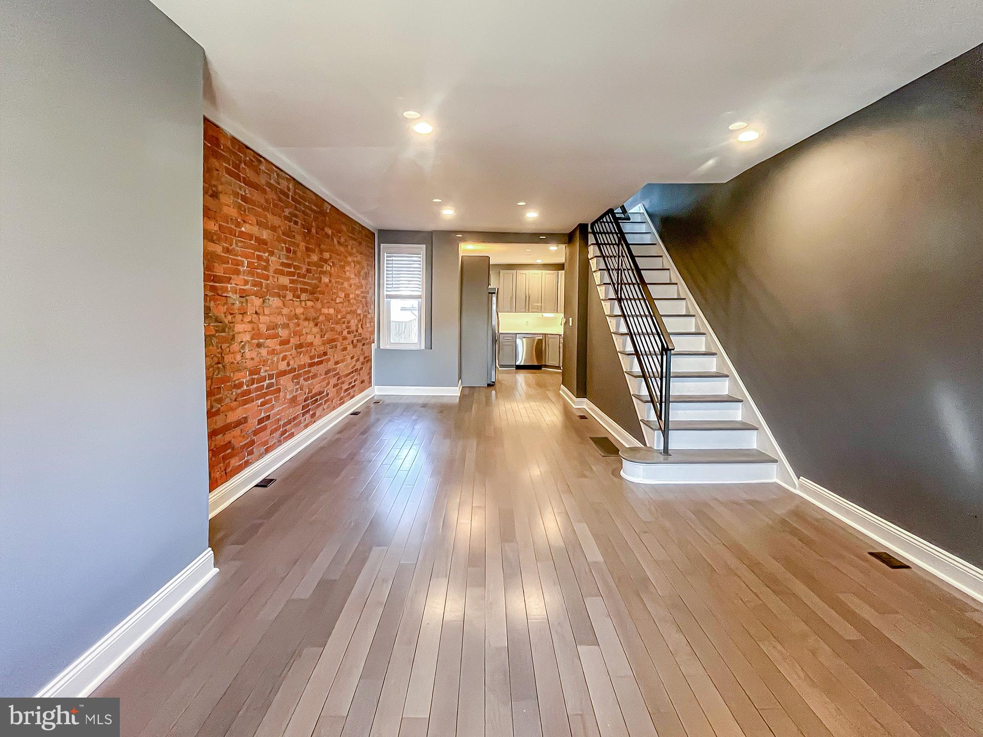 PORT RICHMOND - Residential Lease