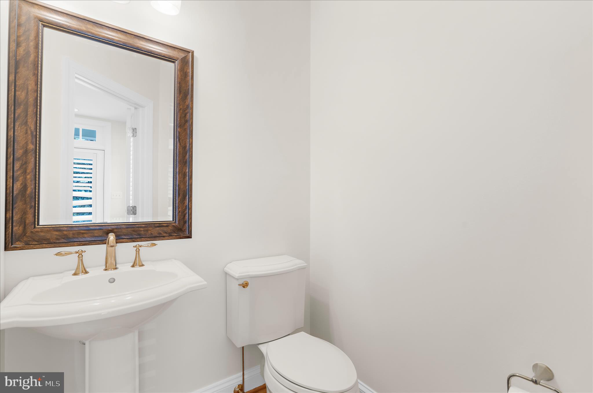 NARROWS POINTE - Residential