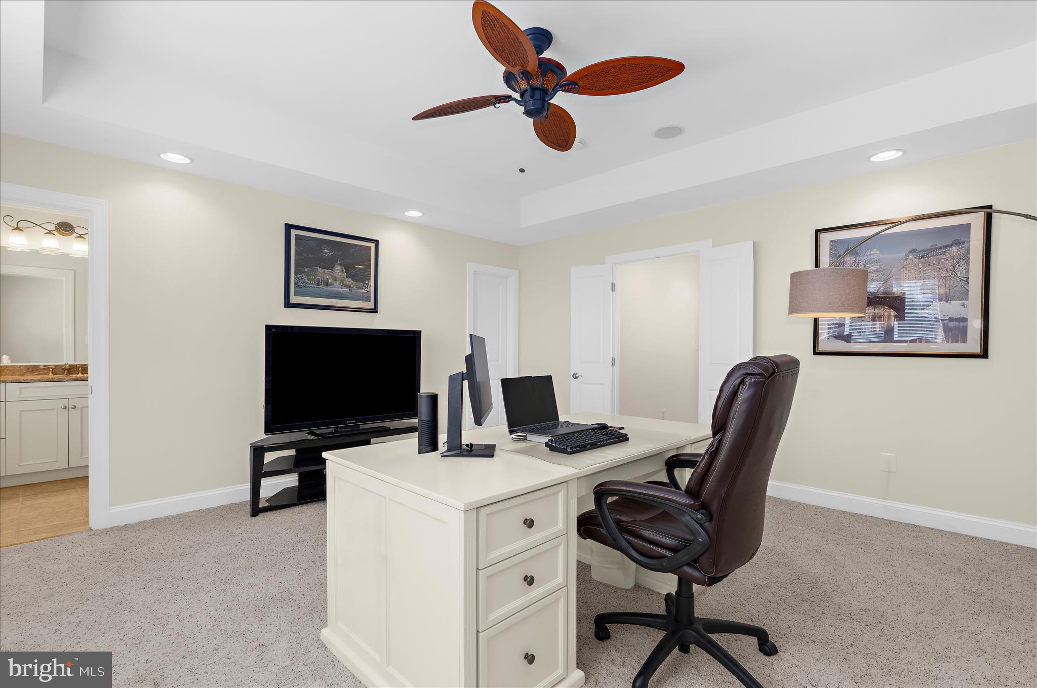 NARROWS POINTE - Residential