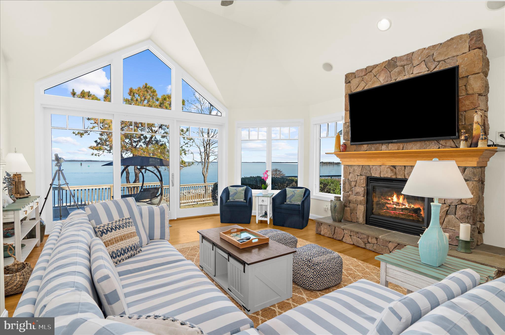 NARROWS POINTE - Residential