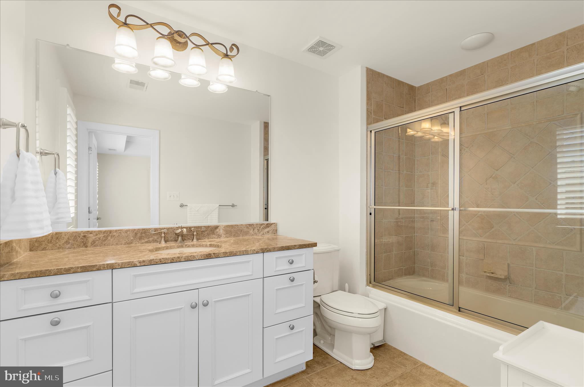 NARROWS POINTE - Residential