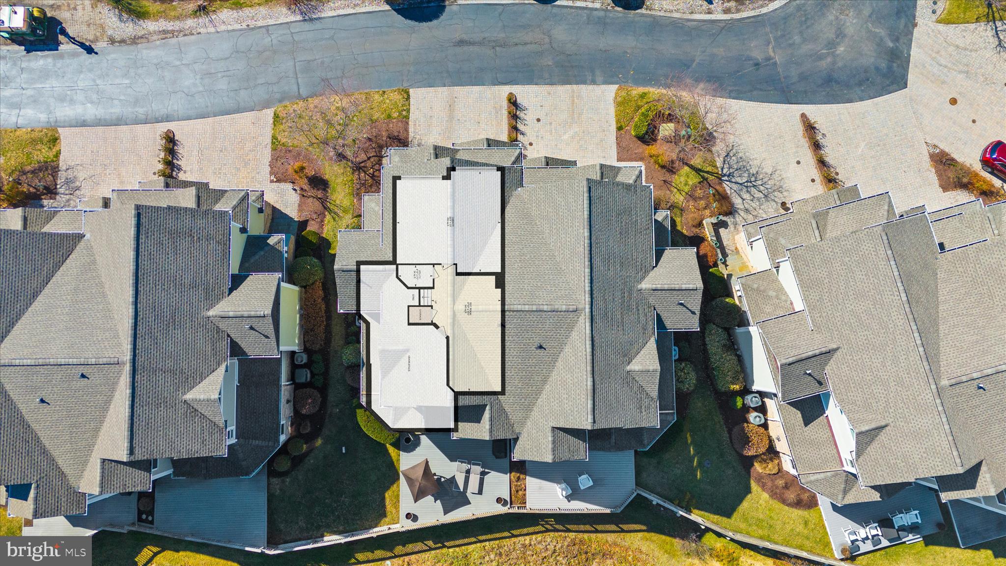 NARROWS POINTE - Residential