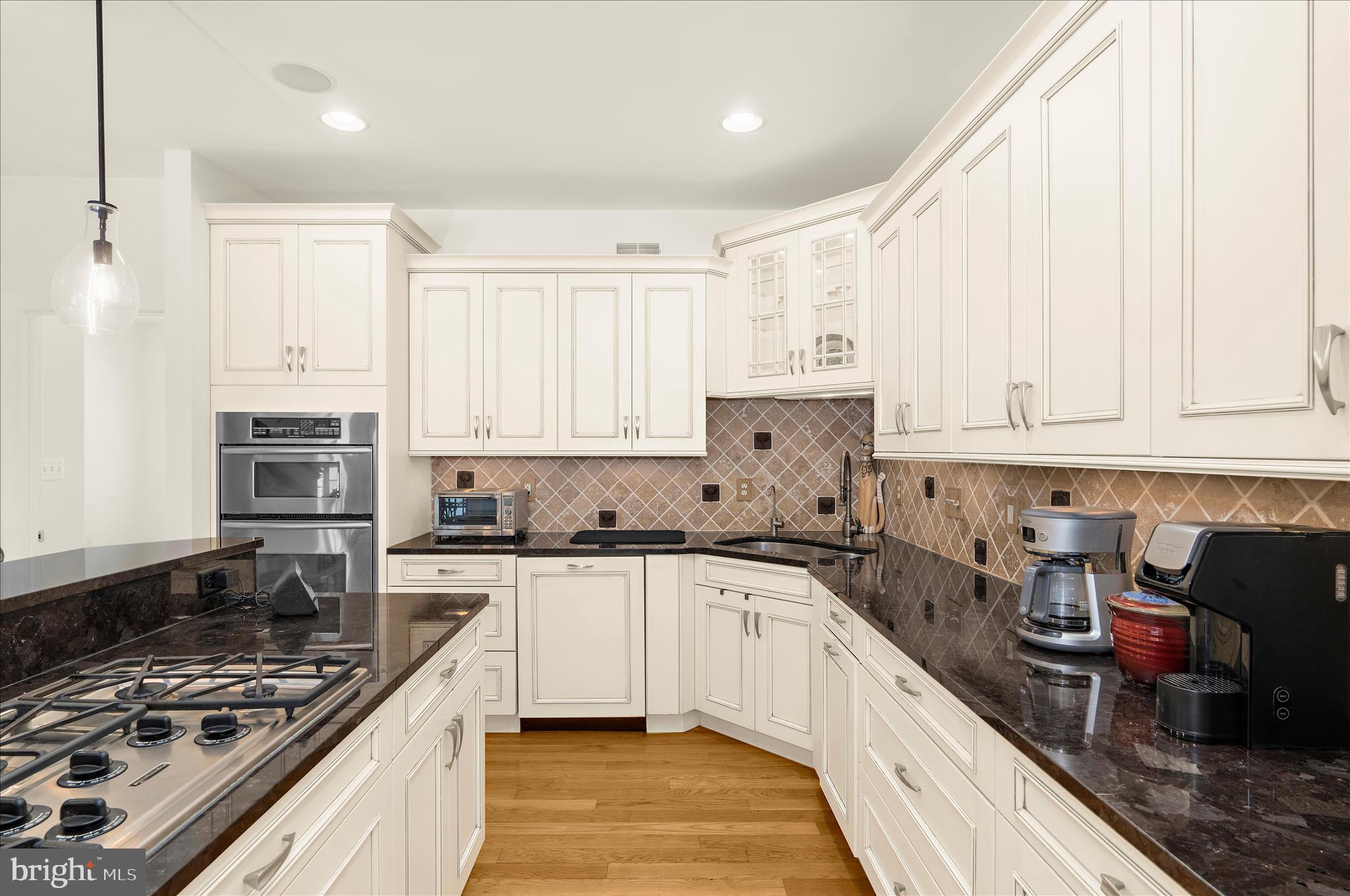 NARROWS POINTE - Residential