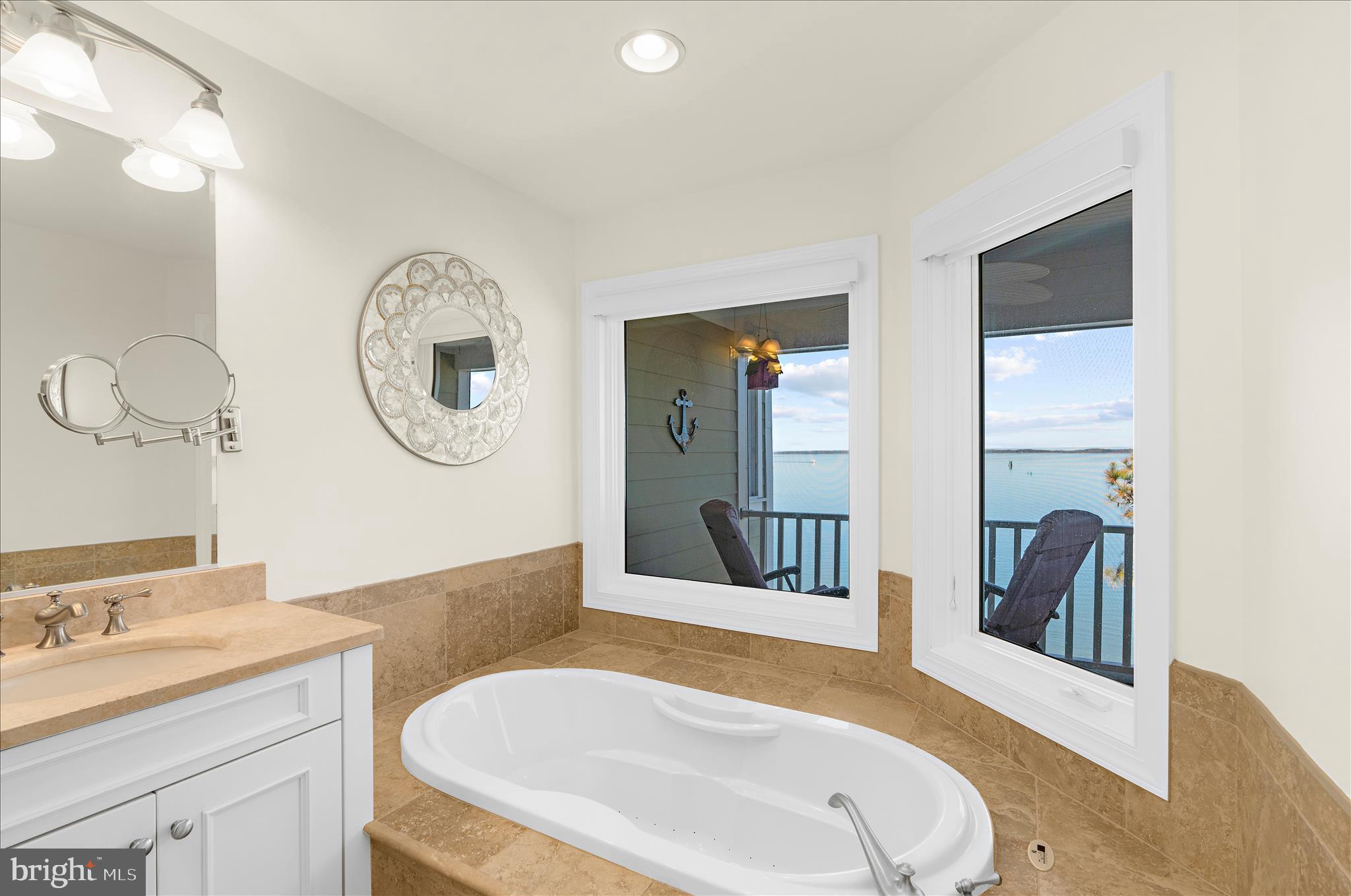 NARROWS POINTE - Residential