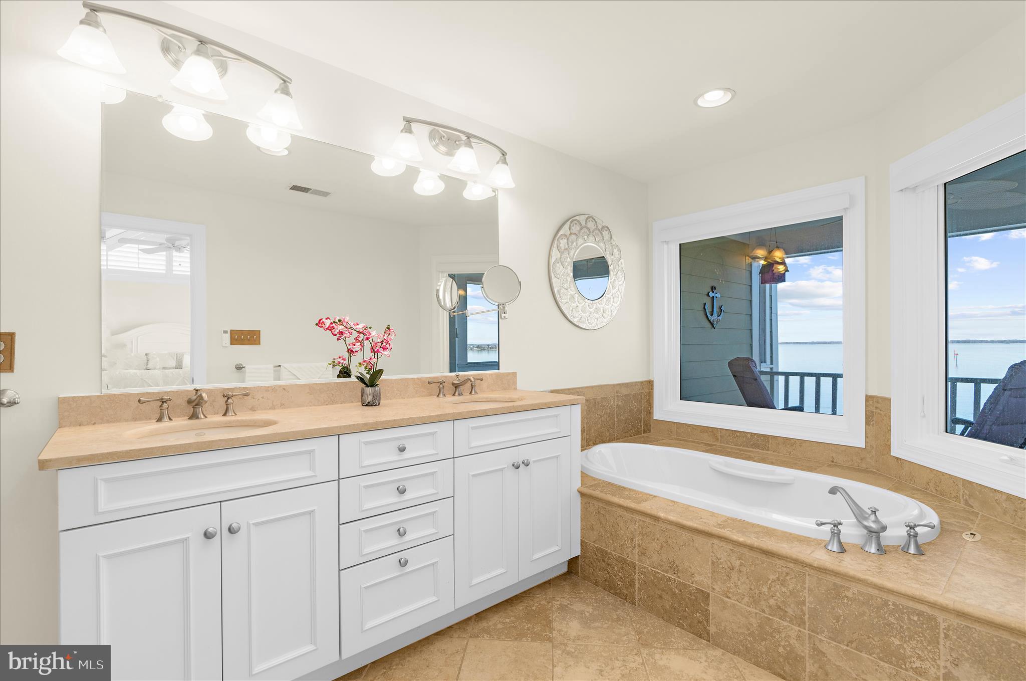 NARROWS POINTE - Residential