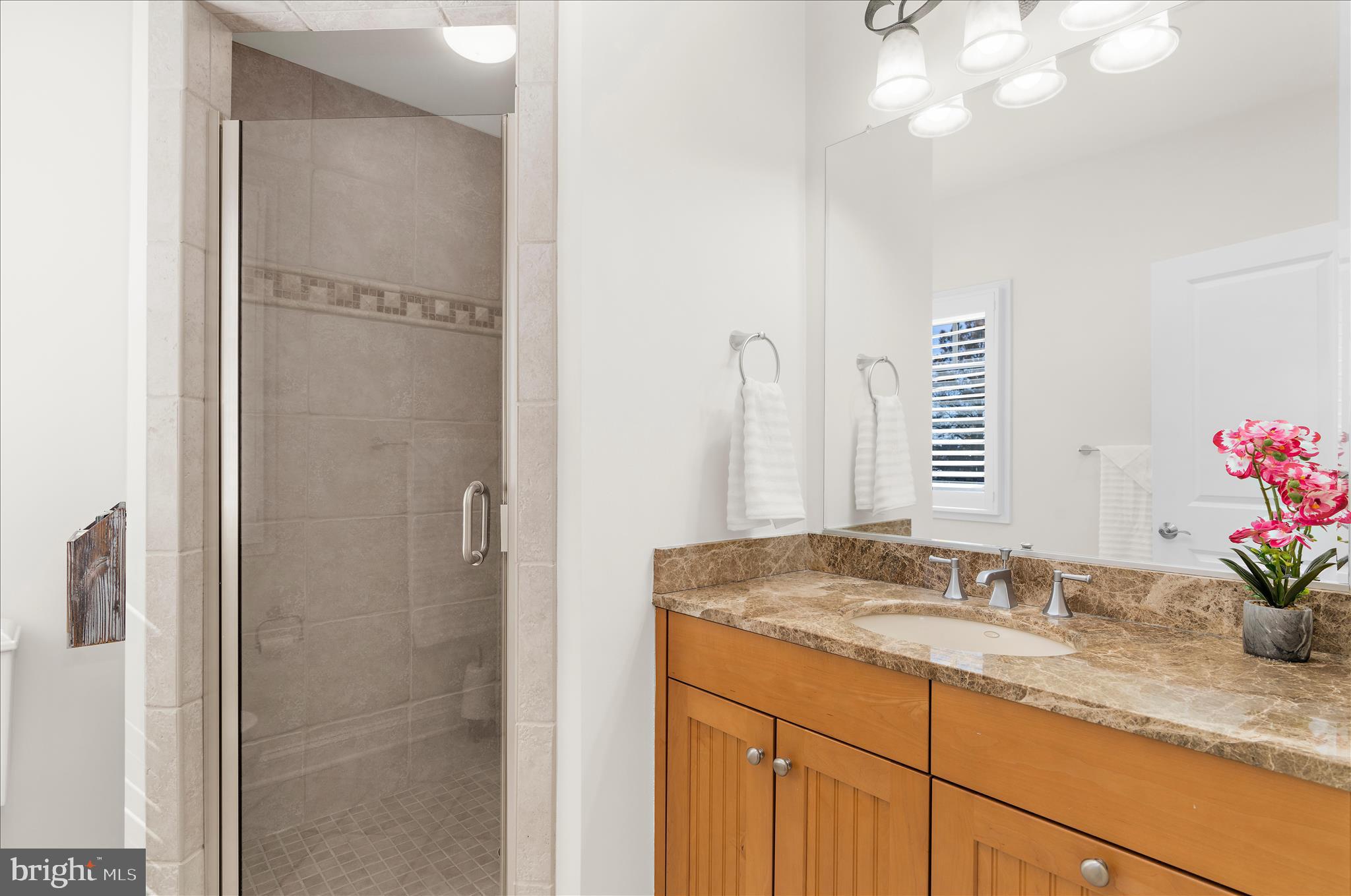 NARROWS POINTE - Residential