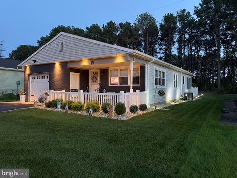Homes For Sale - 79 San Carlos Street<br/> TOMS RIVER, NJ 08757