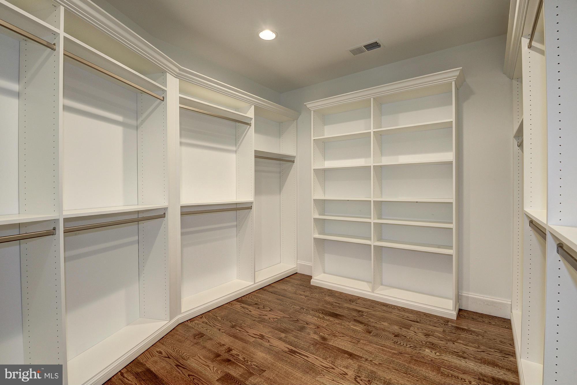 GARDEN CITY - Residential