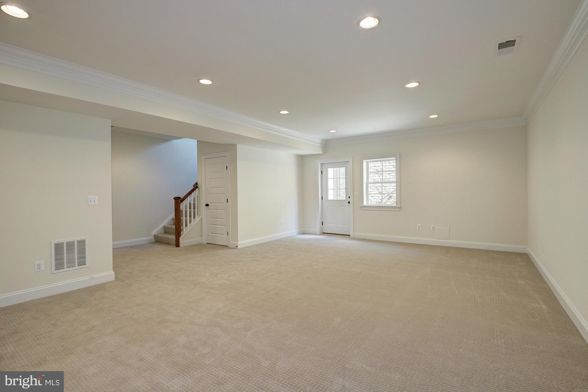 GARDEN CITY - Residential