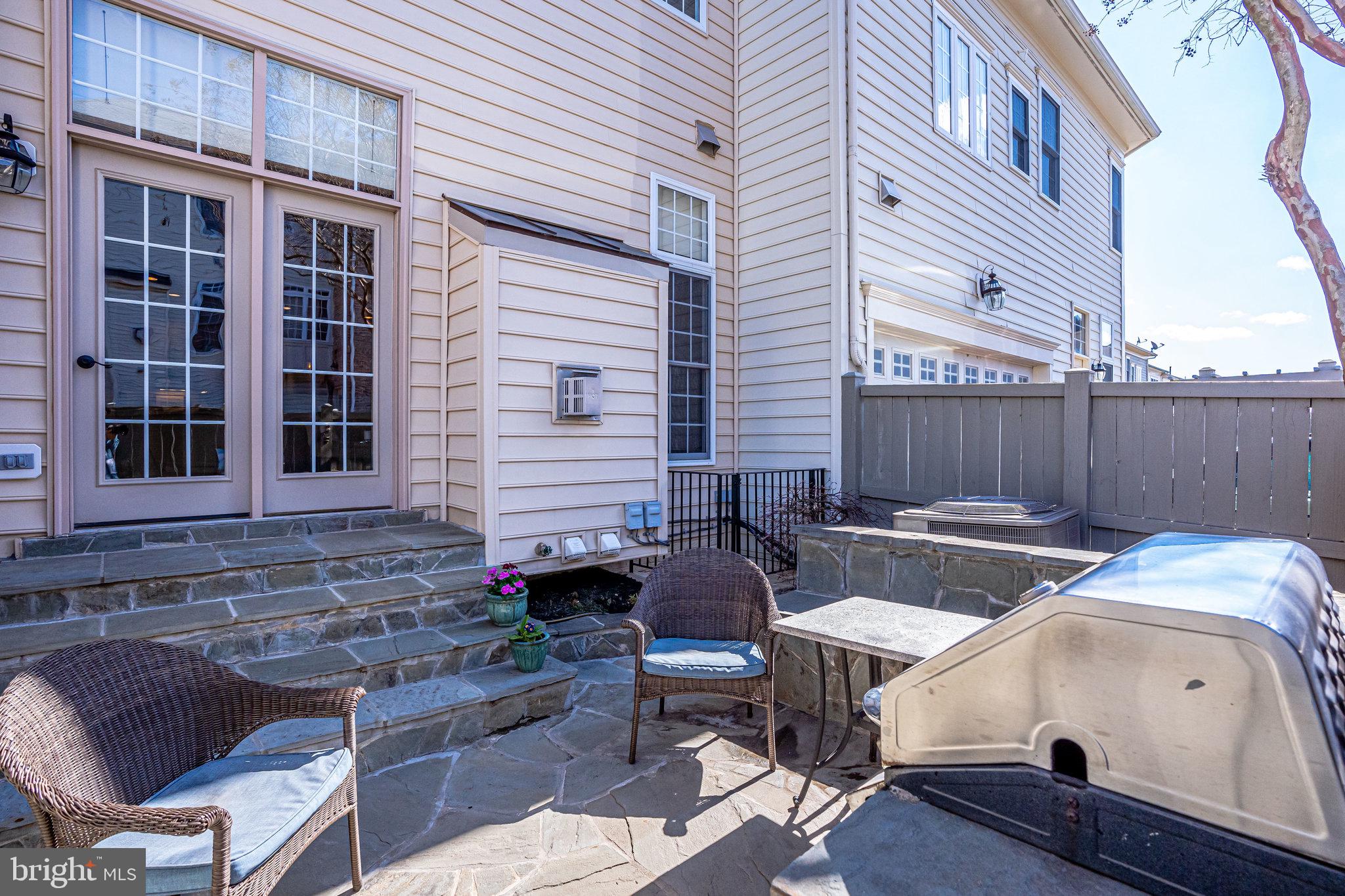 AVONLEA - Residential Lease