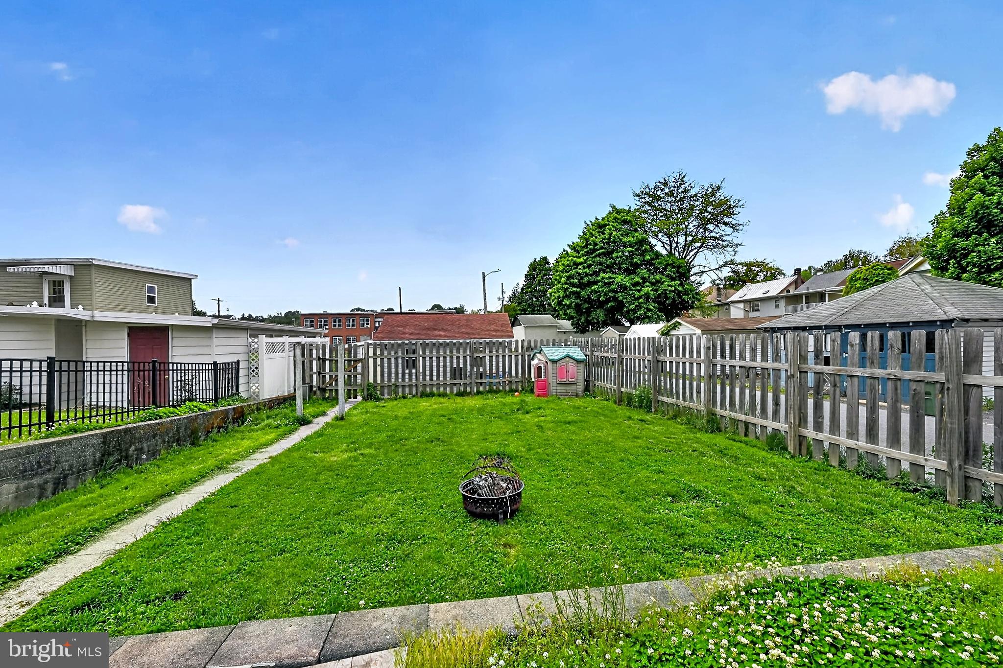 PINE GROVE - Residential