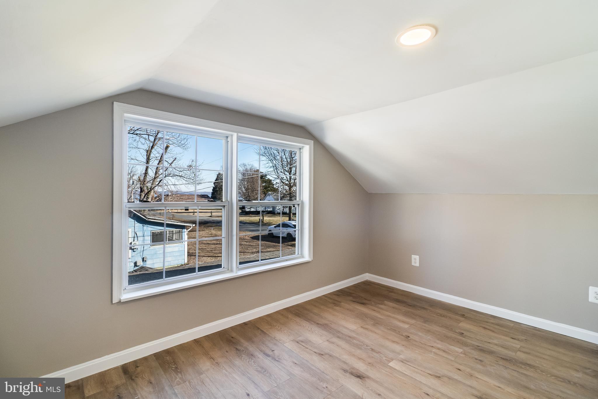 COBB ISLAND - Residential