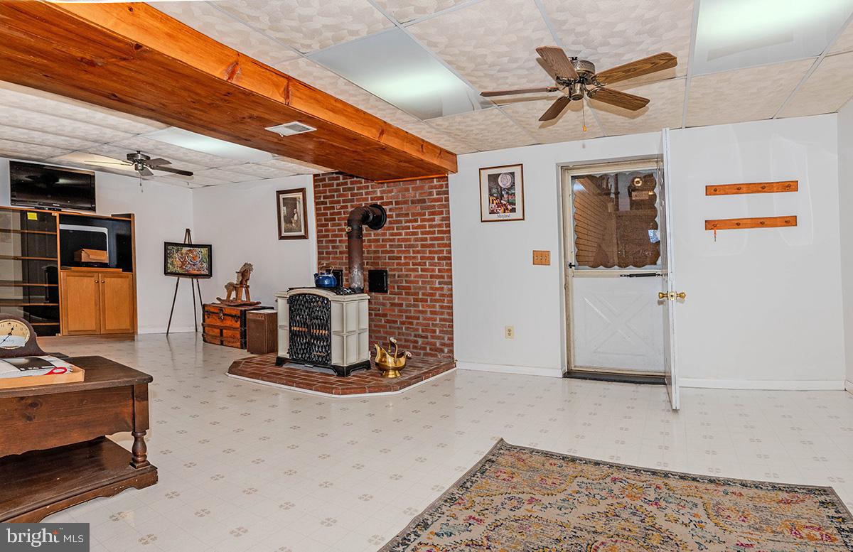 QUEEN ANNE ESTATES - Residential