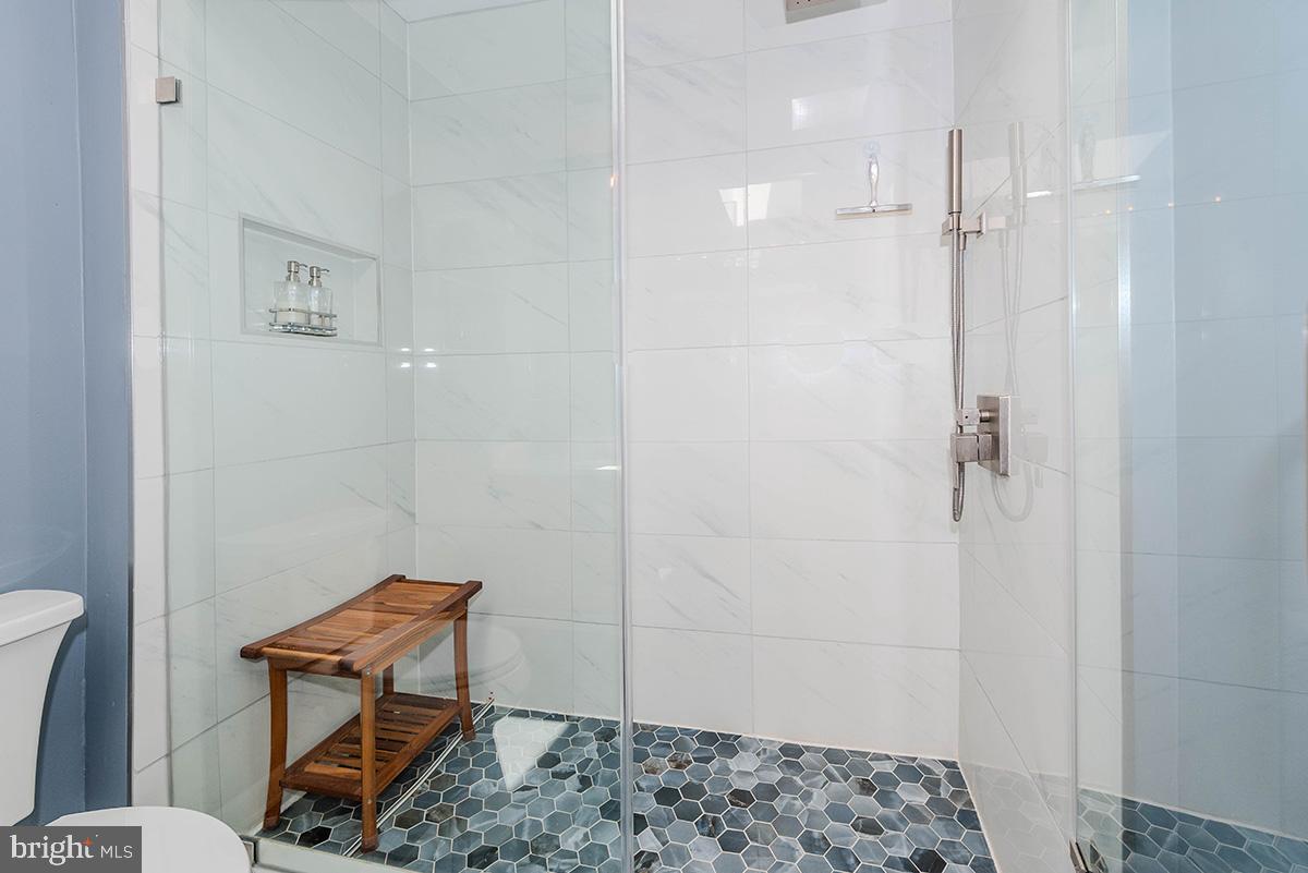 QUEEN ANNE ESTATES - Residential