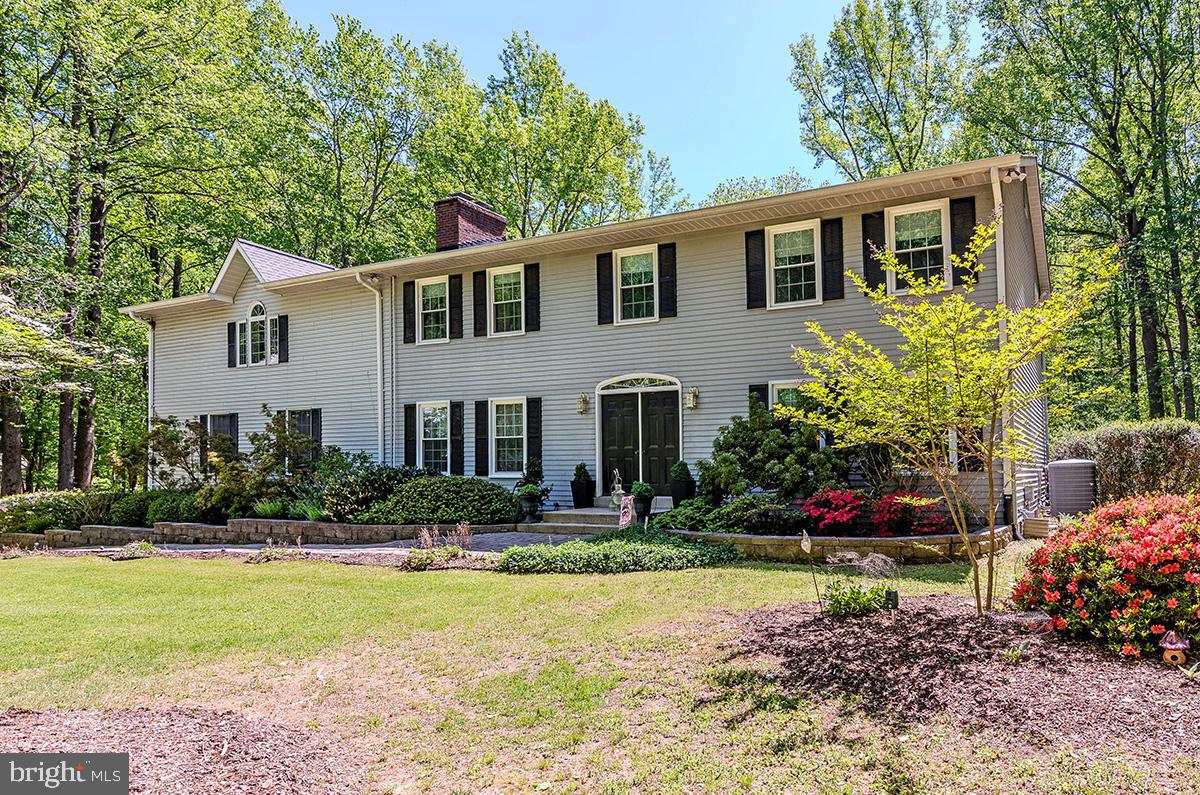 QUEEN ANNE ESTATES - Residential