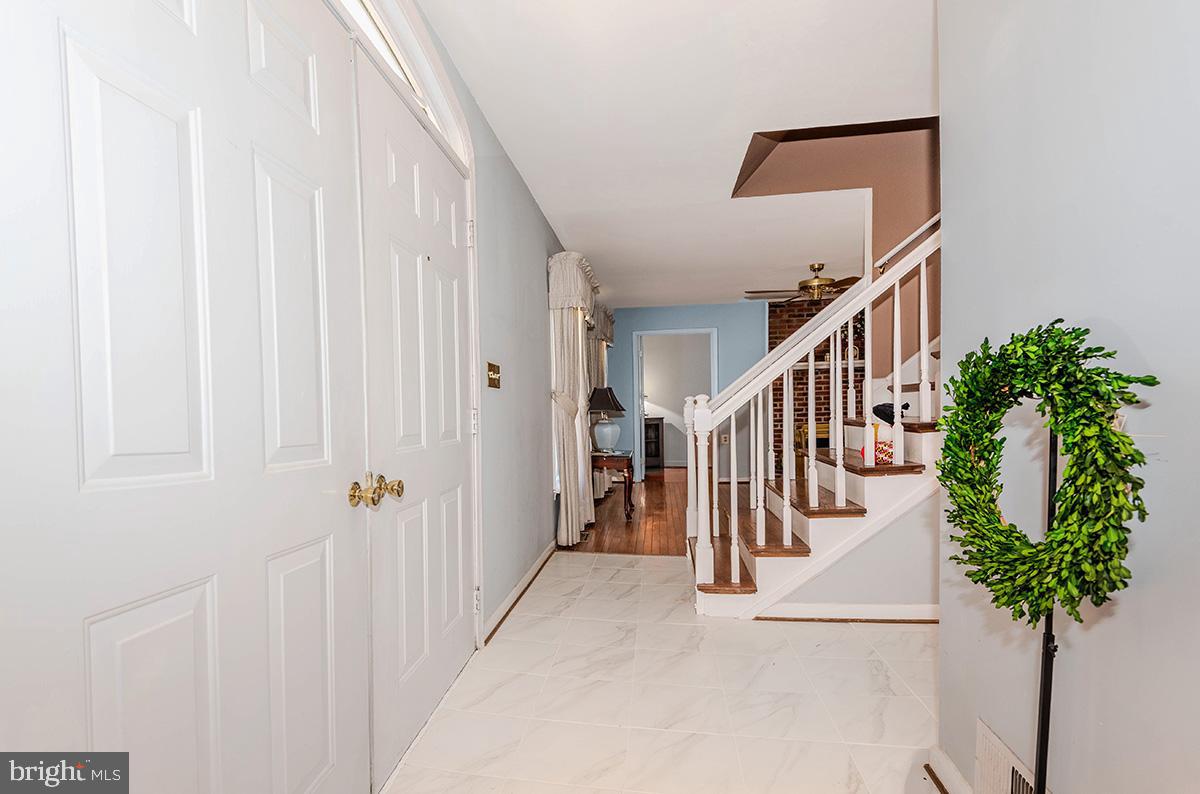 QUEEN ANNE ESTATES - Residential