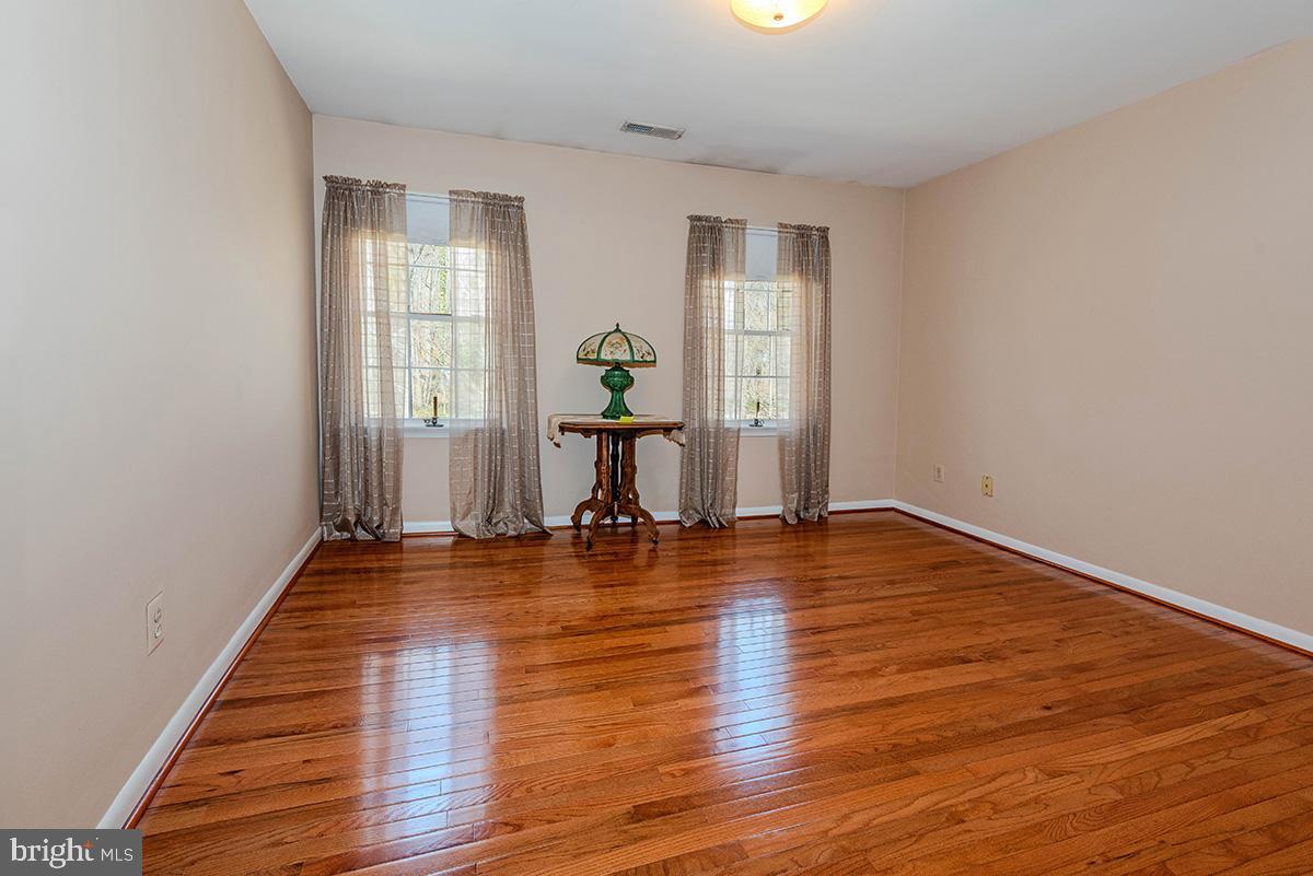 QUEEN ANNE ESTATES - Residential