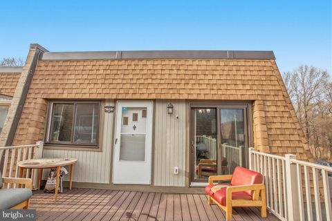 Photo of 7905 Casa Grande Place #121-E, ALEXANDRIA, VA 22309 (MLS # VAFX2297548)