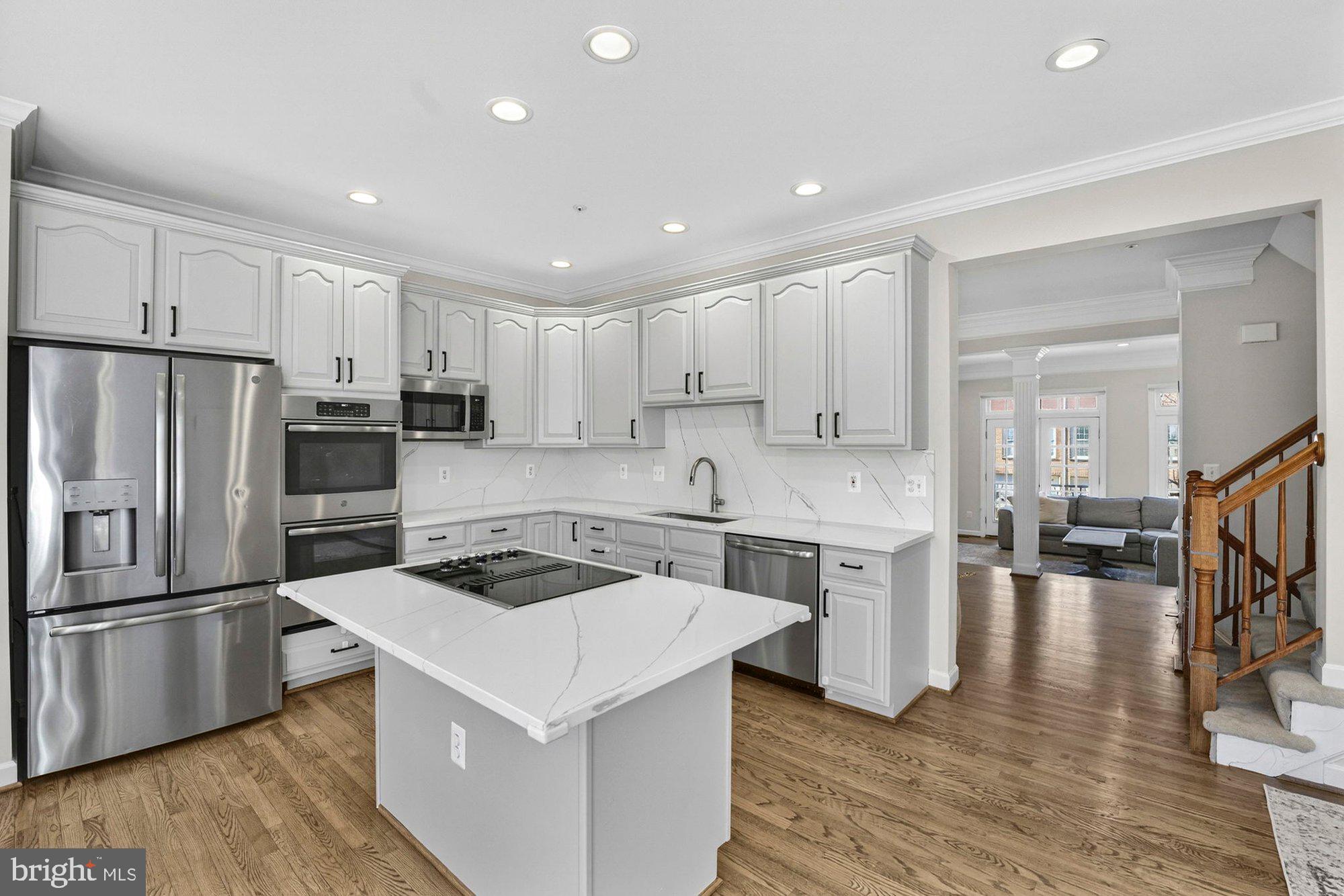 1807 BRENTRIDGE STREET