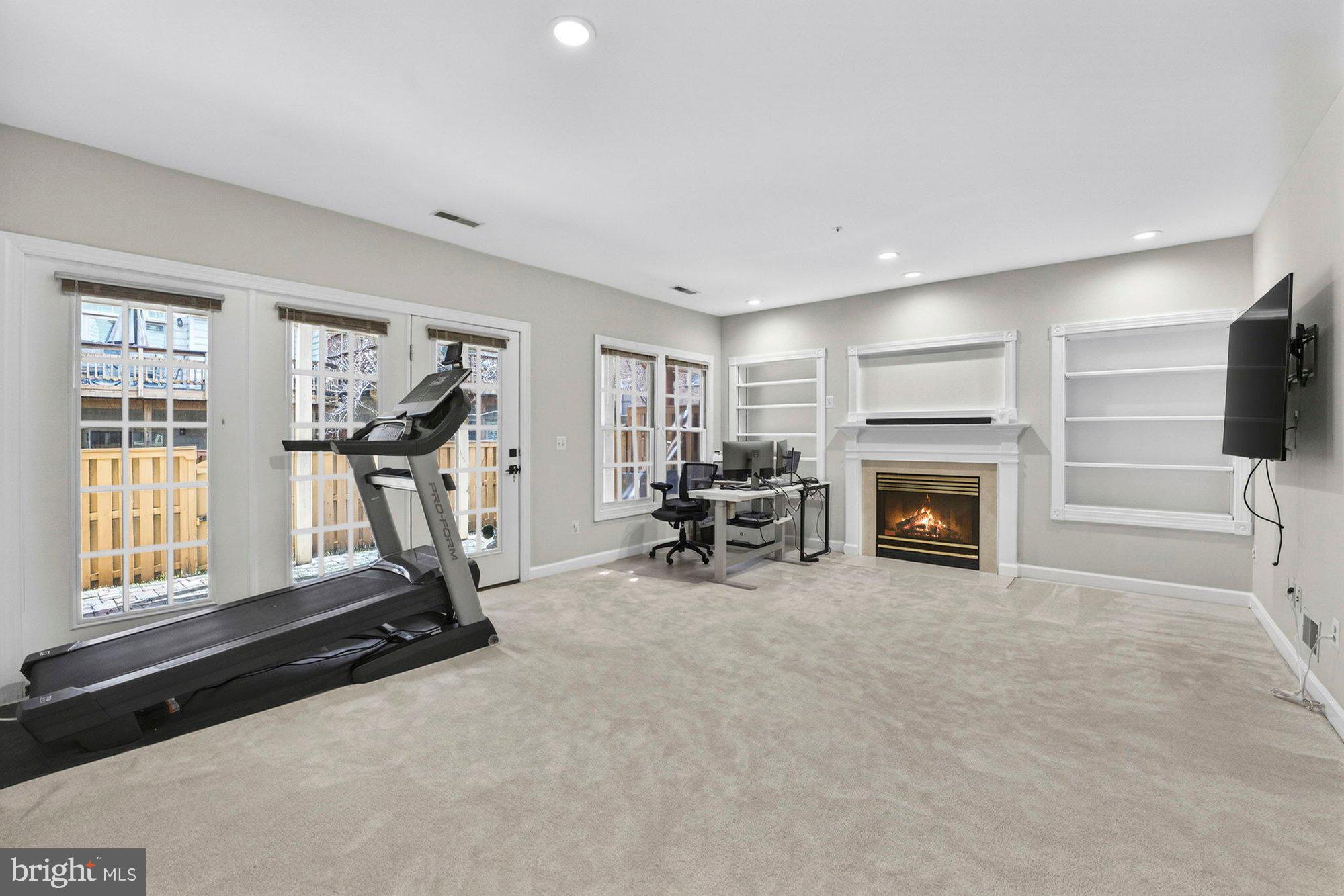 1807 BRENTRIDGE STREET