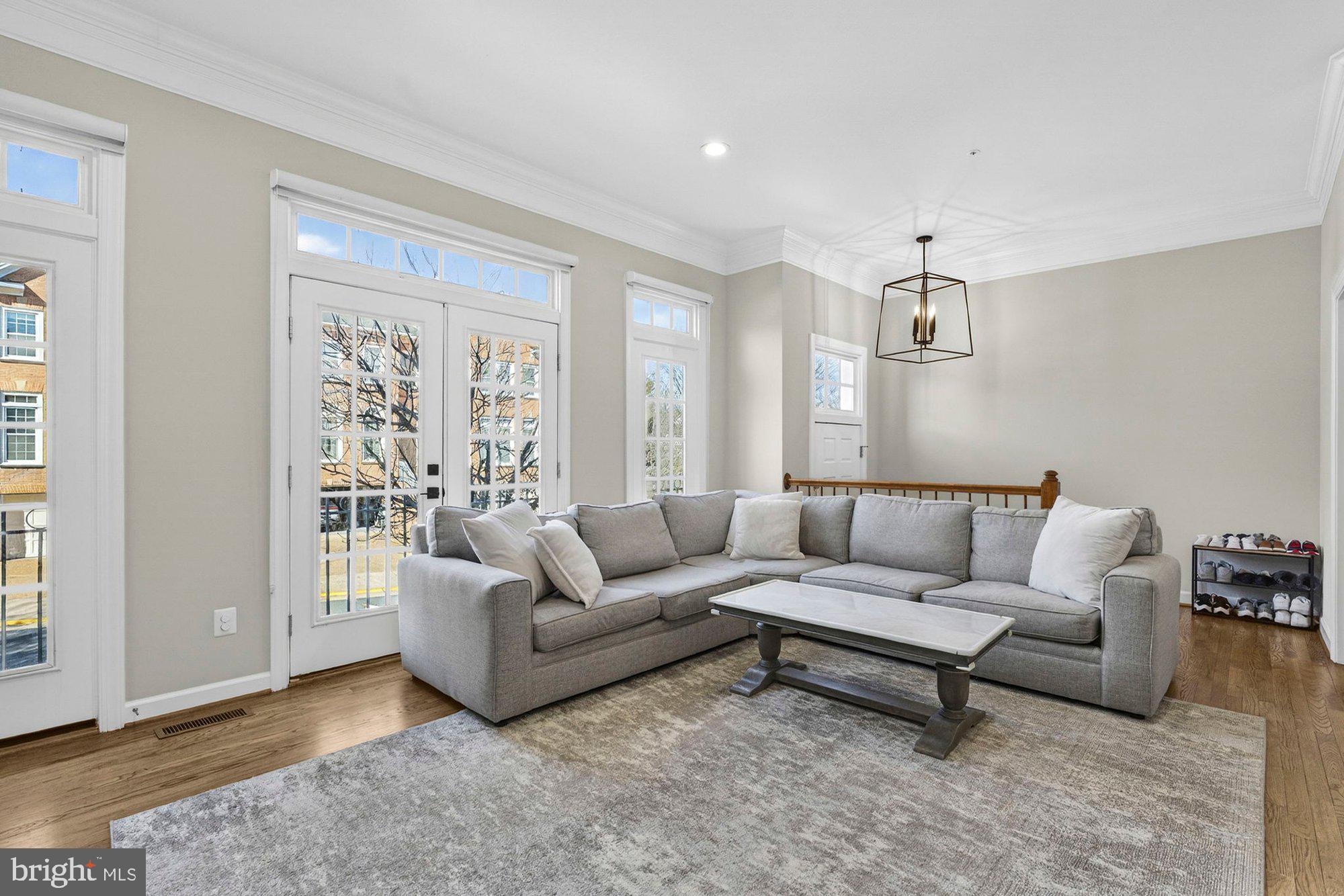 1807 BRENTRIDGE STREET